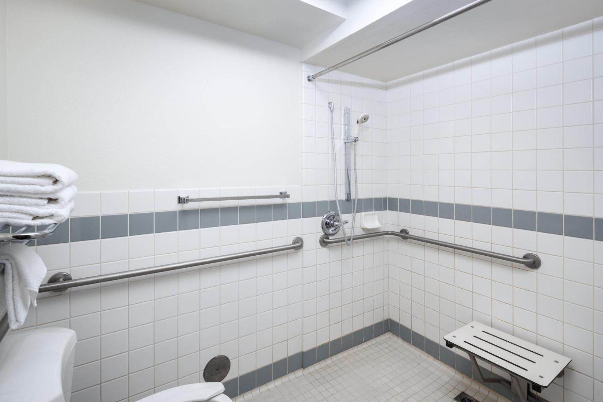 Double Room with Roll In Shower - Mobility Accessible/ Non- Smoking
