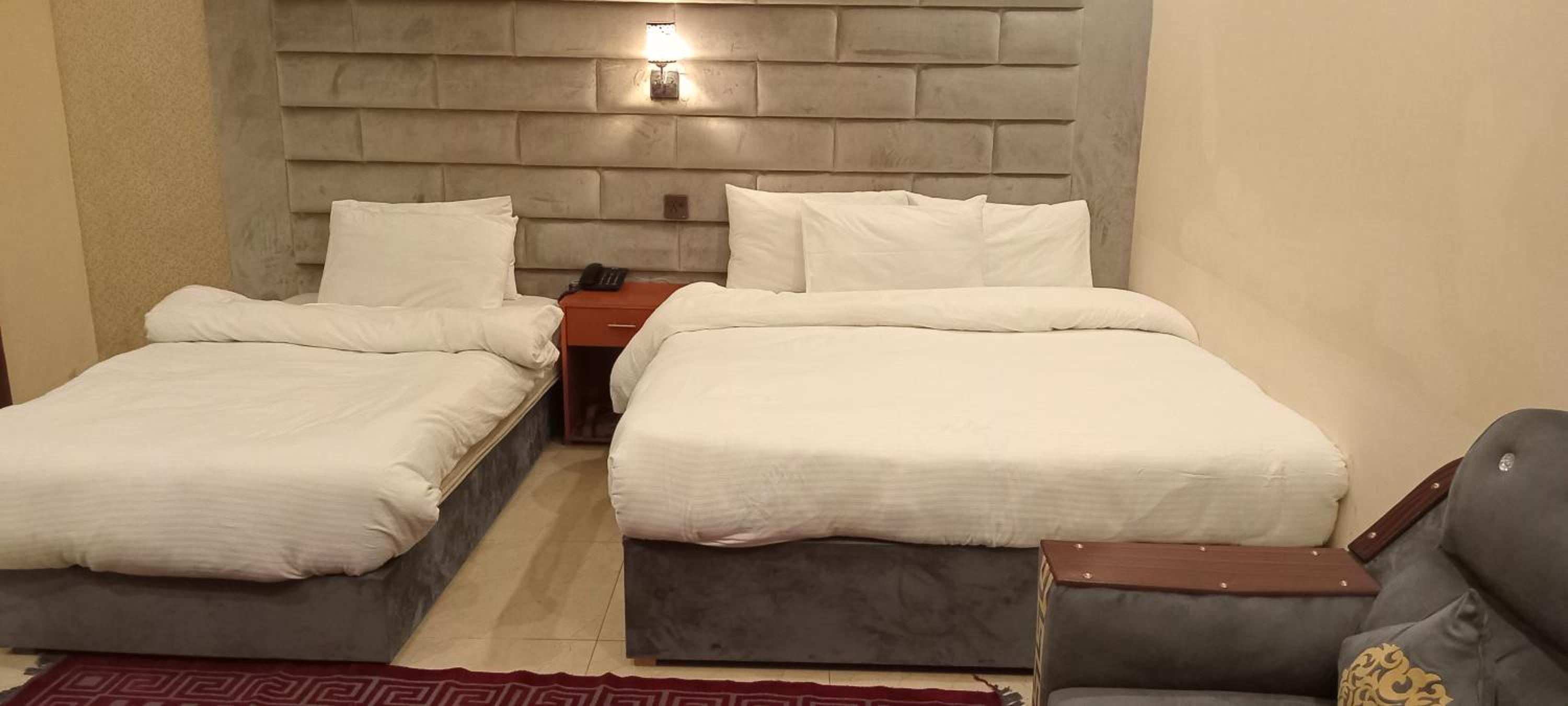 Deluxe Family Room photo 3