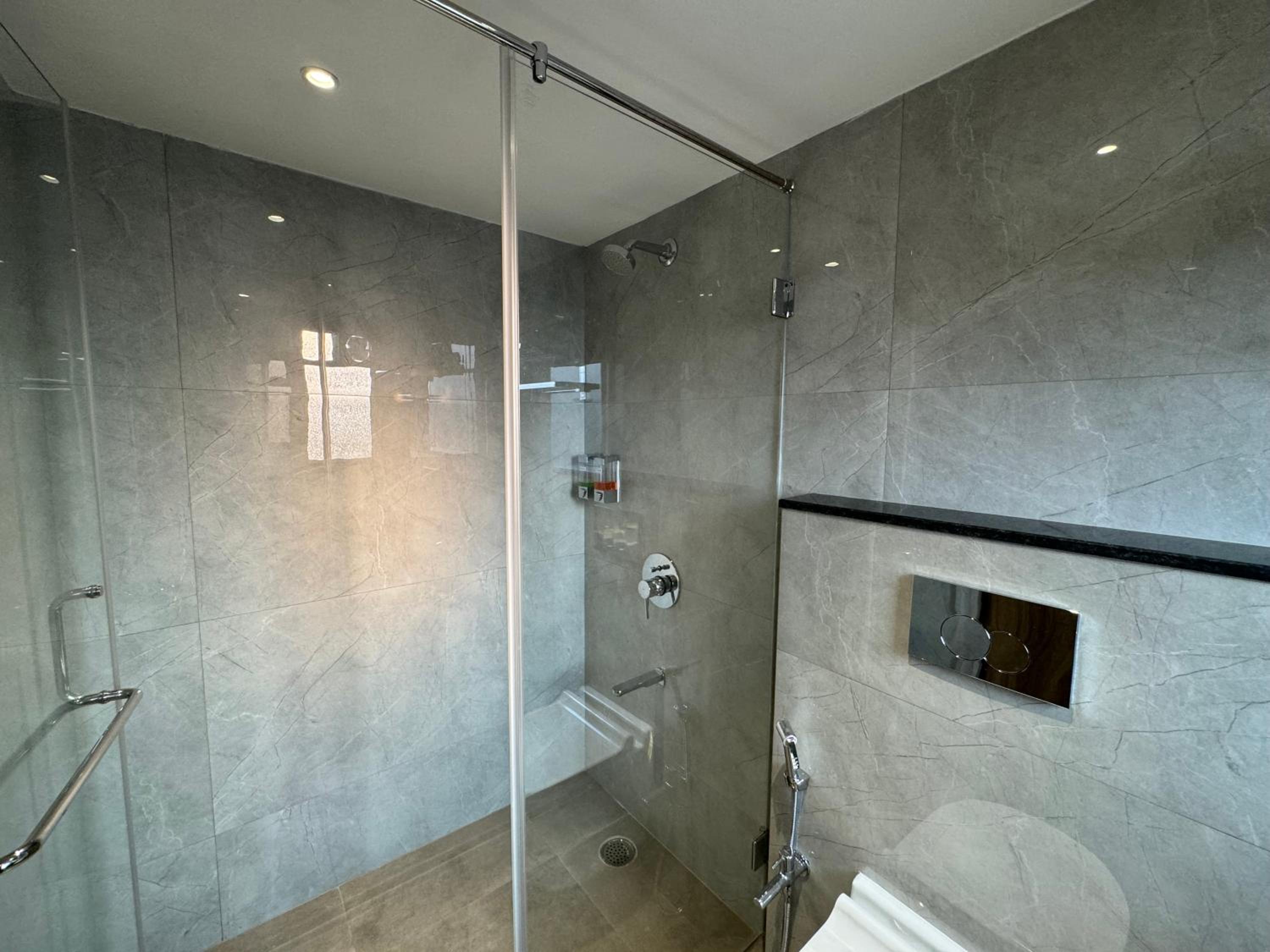 Deluxe Room - Photo 5