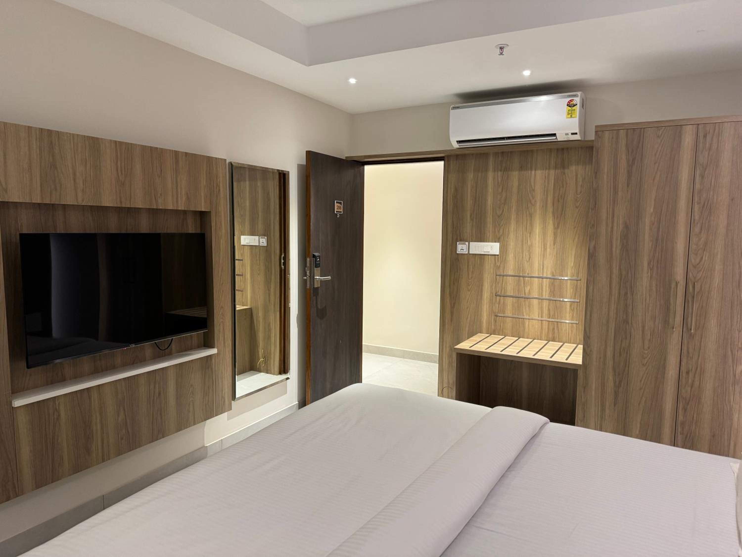 Deluxe Room - Photo 4