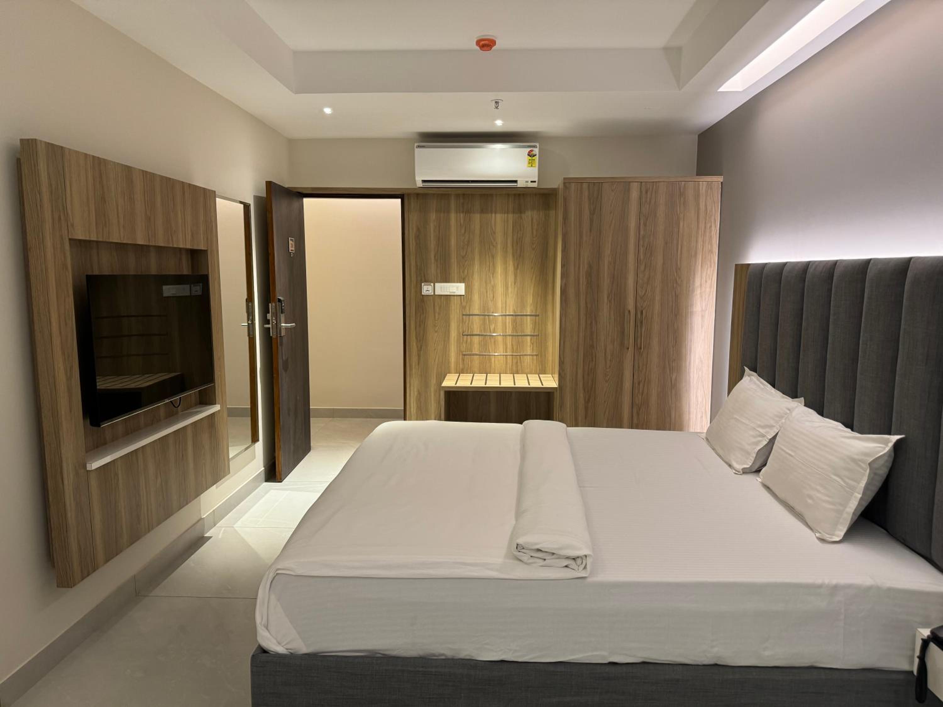 Deluxe Room - Photo 1