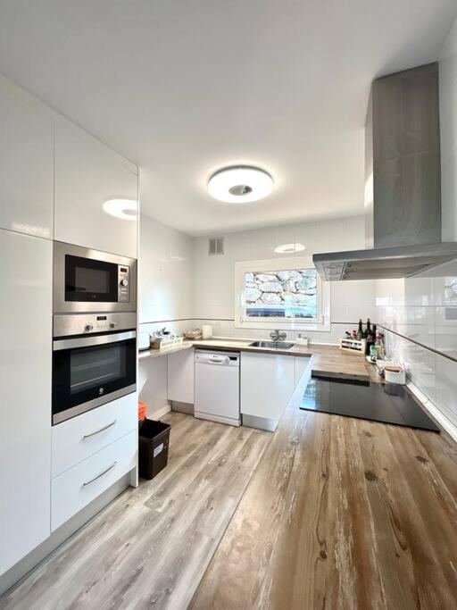 Three-Bedroom House photo 3