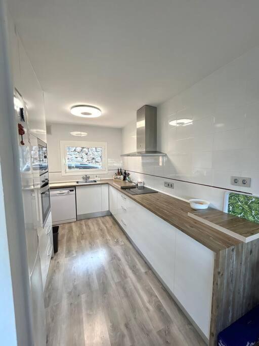 Three-Bedroom House photo 2
