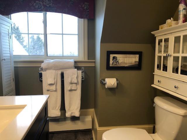Deluxe King Suite photo 3