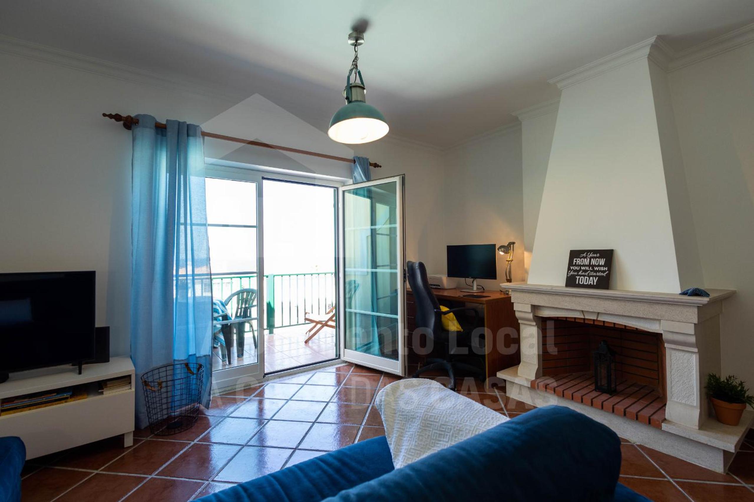 Apartment with Balcony photo 1