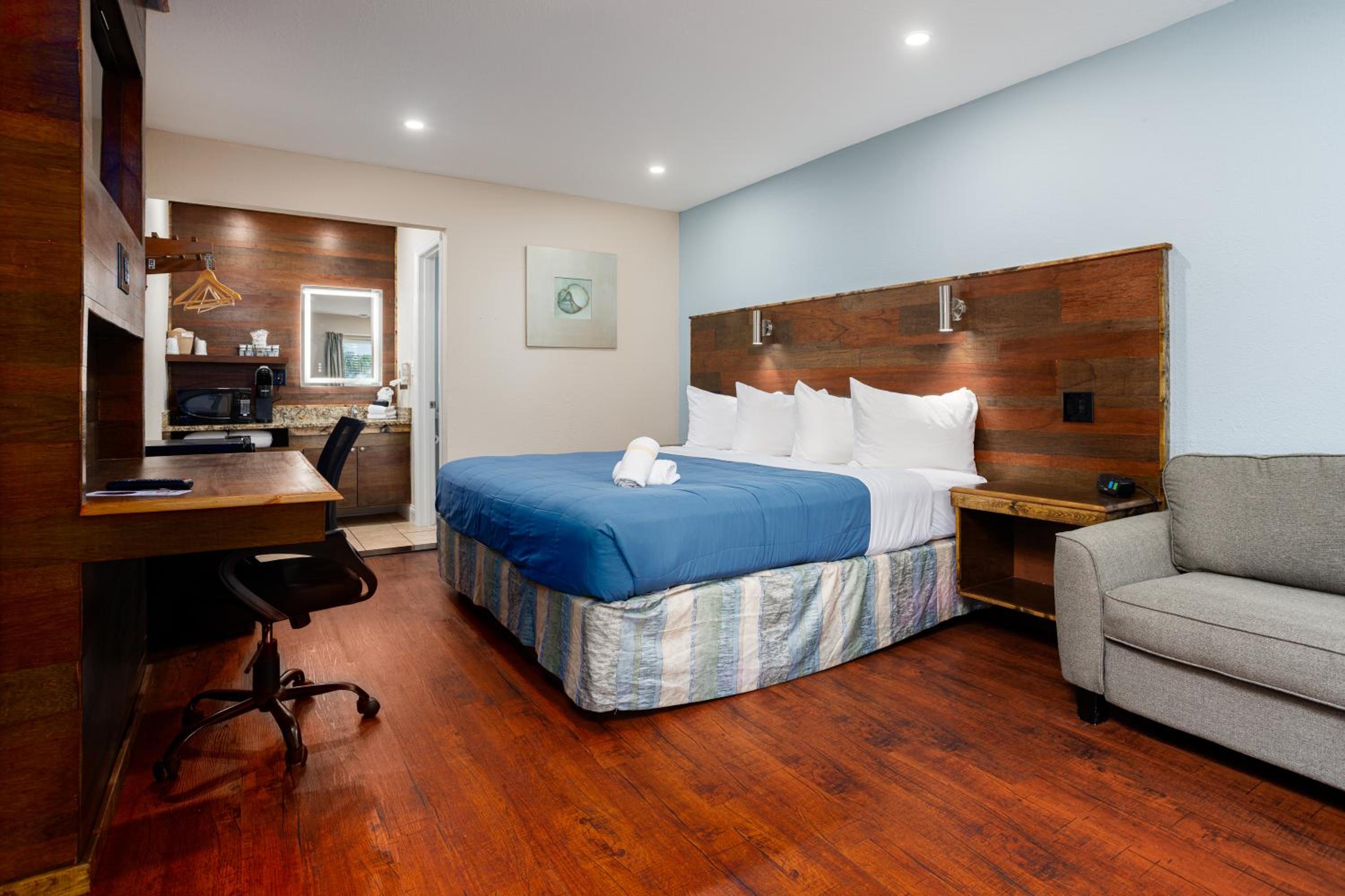 Deluxe King Room