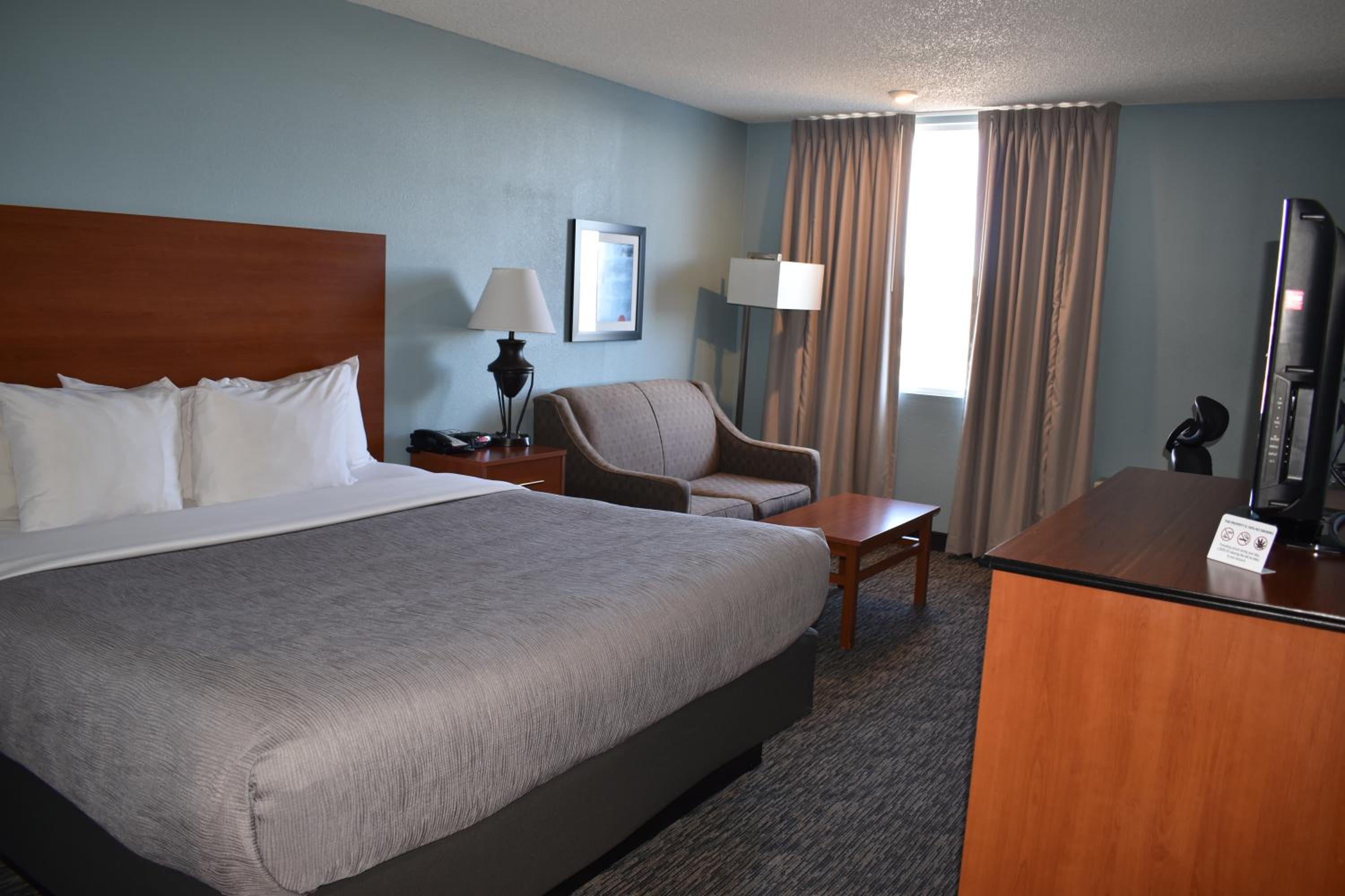 King Room - Accessible/Non-Smoking/No Pets - Photo 1