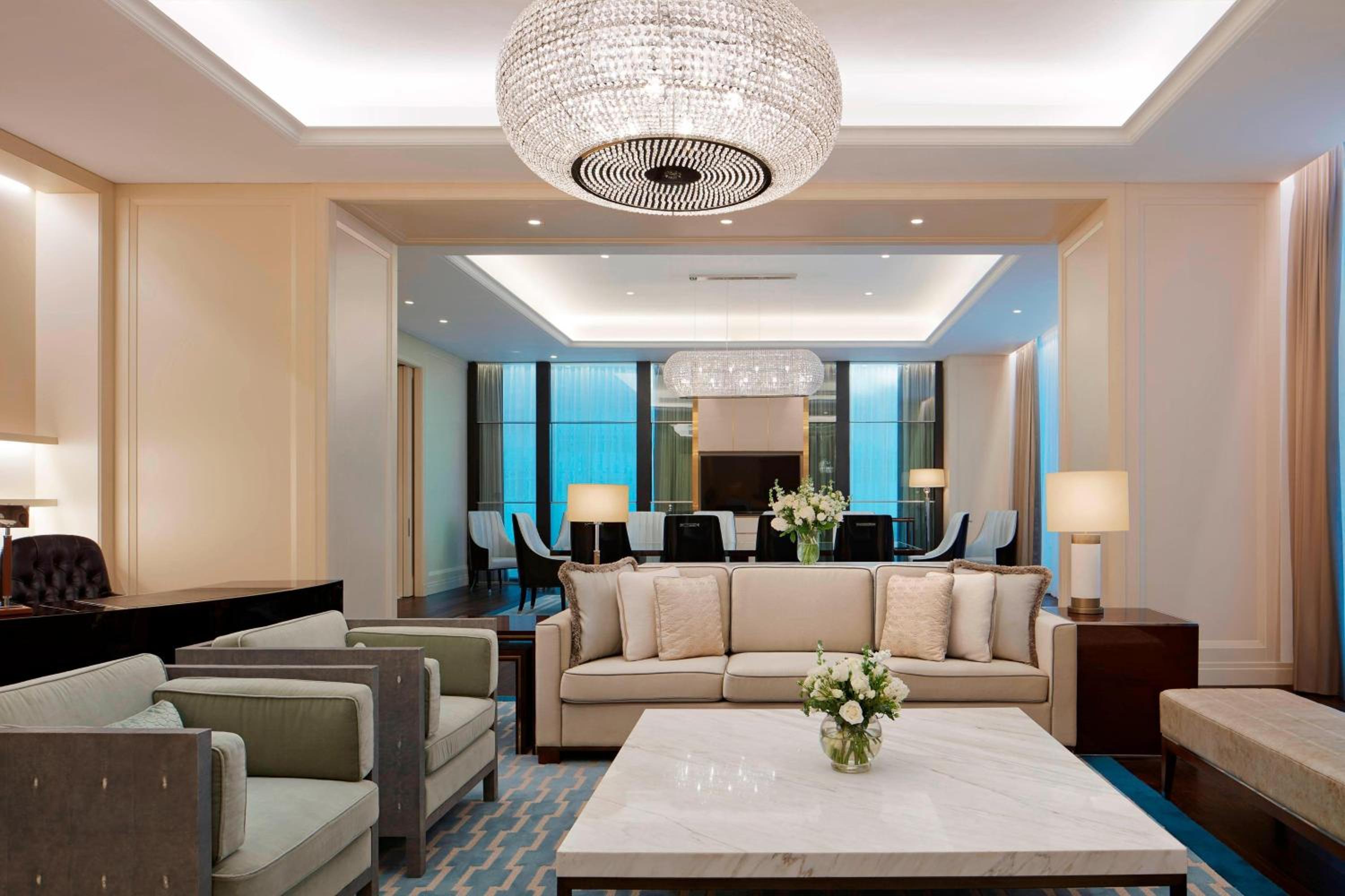 Presidential King Suite with Lake Gardens View