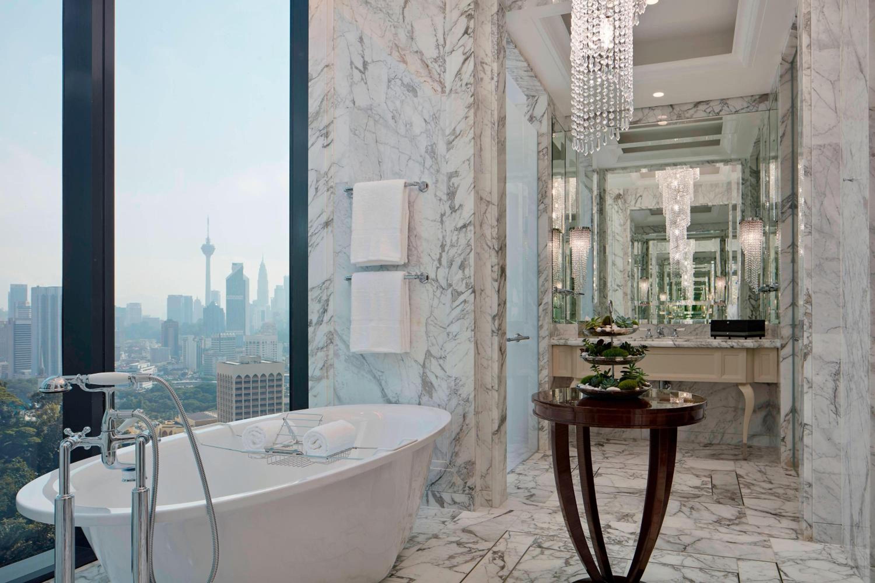 Presidential King Suite with Lake Gardens View