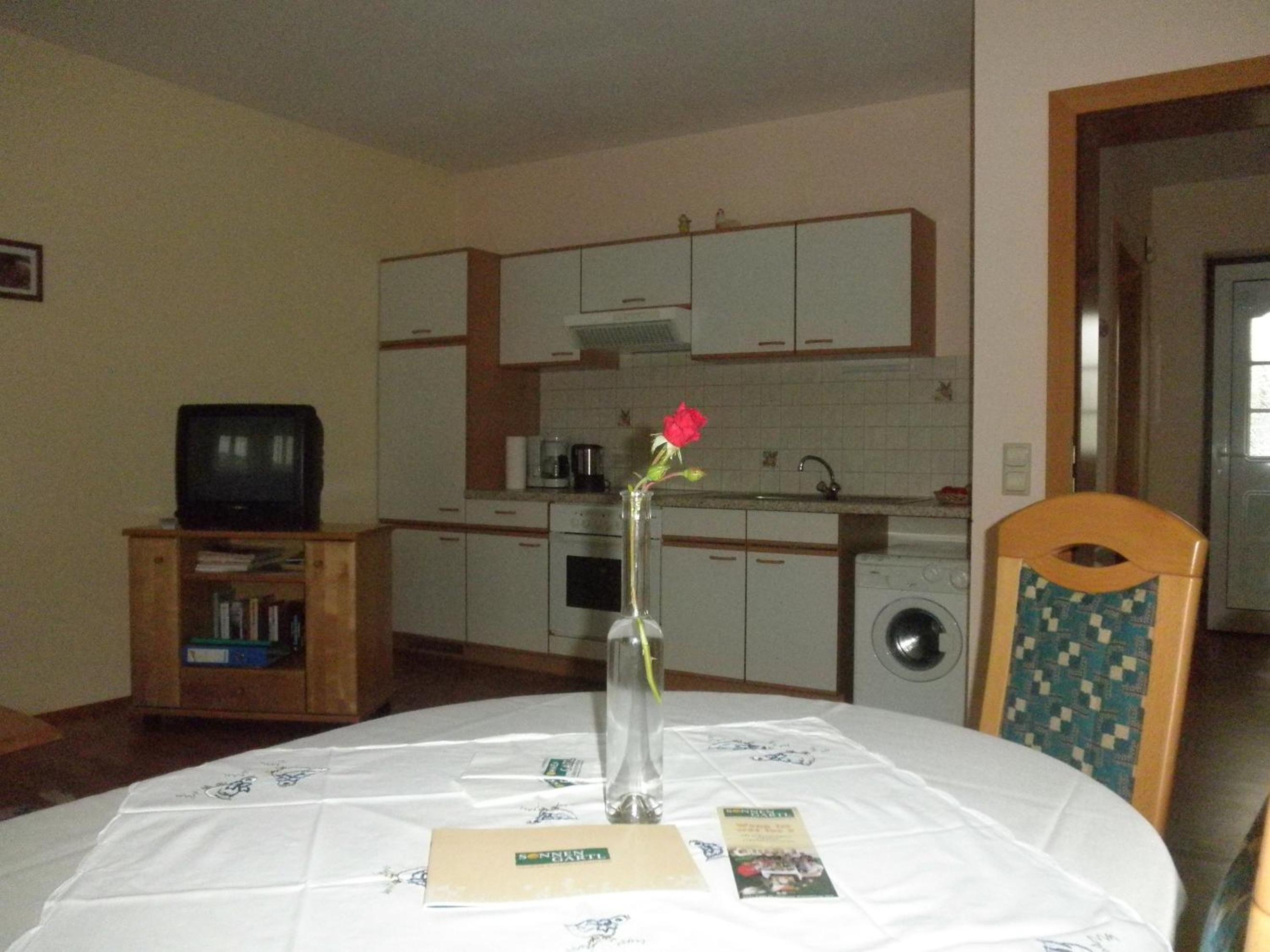 One-Bedroom Apartment - Top 1 photo 2