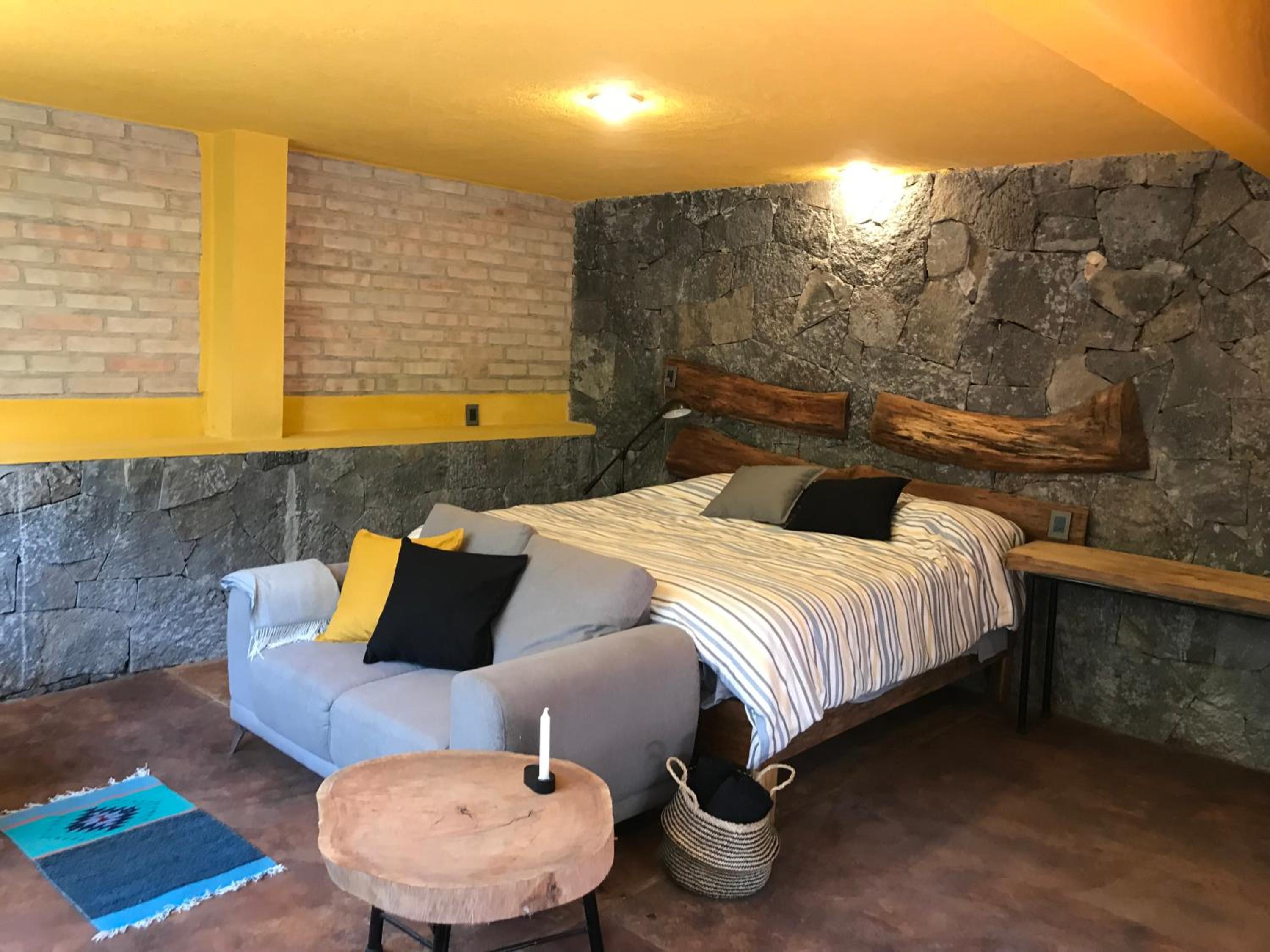 One-Bedroom House photo 1