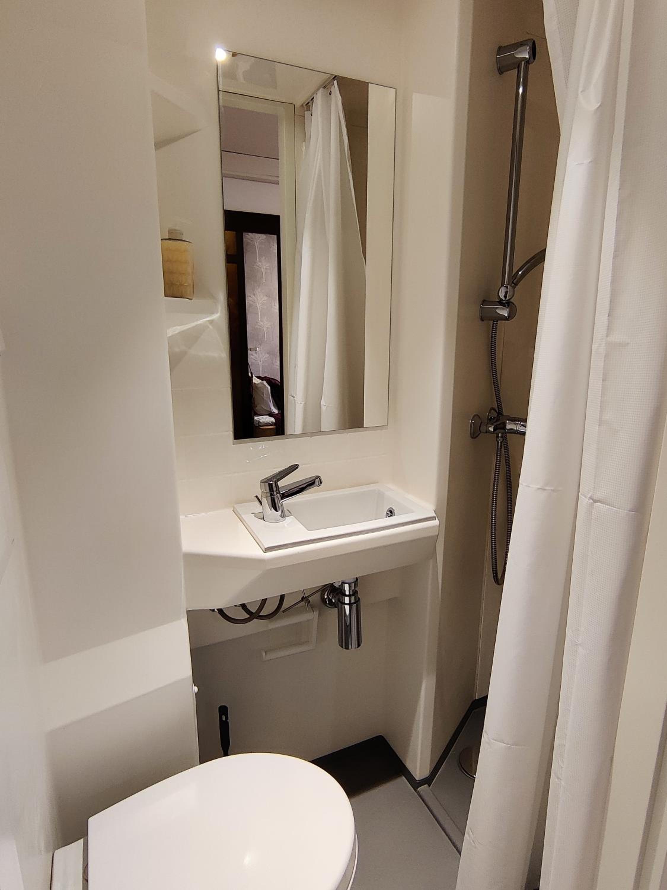 Double or Twin Room - Photo 2