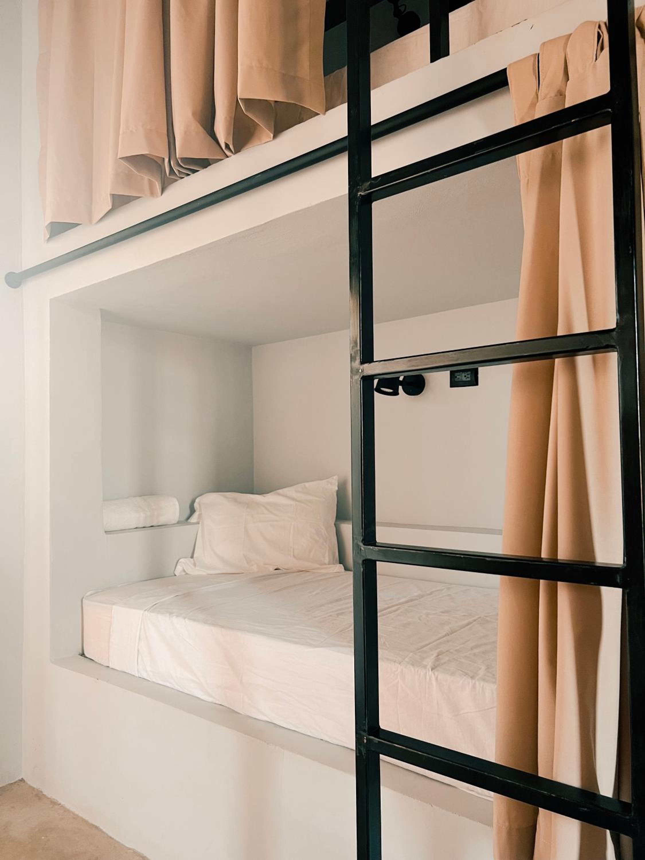 Bed in 4-Bed Mixed Dormitory Room photo 1