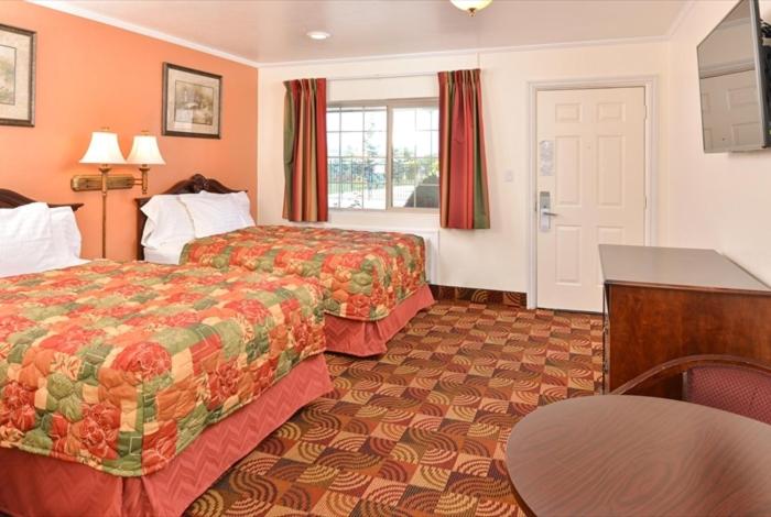Double Room with Two Double Beds - Photo 1