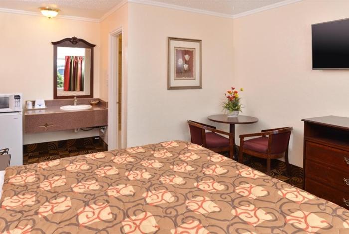 Queen Room - Photo 3