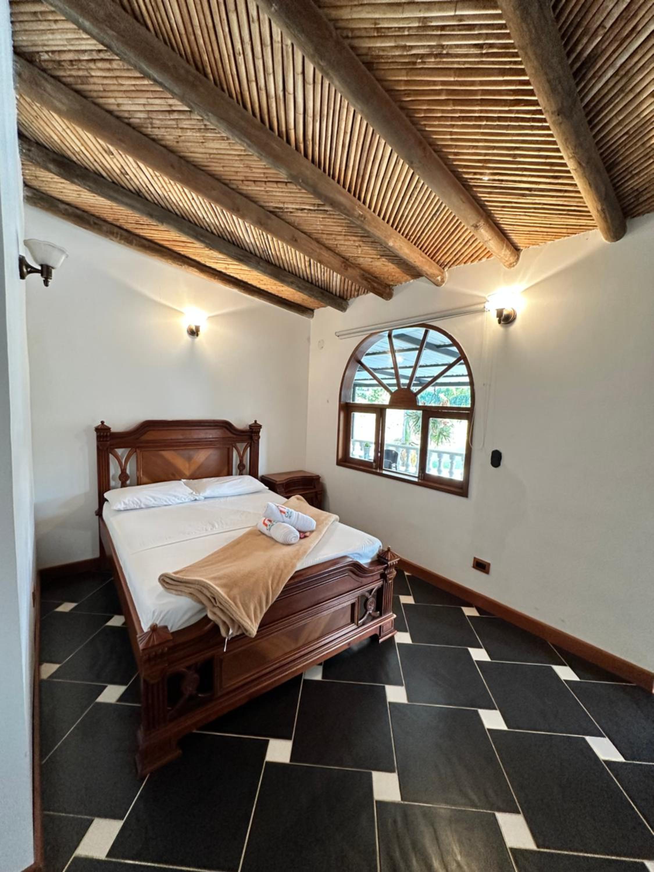 Large Double Room photo 1