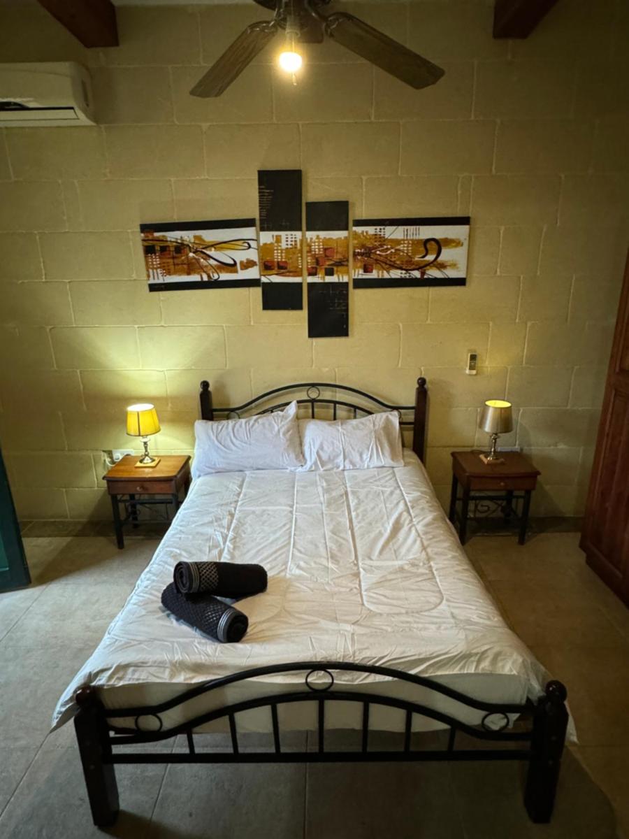 Deluxe Double Room with Balcony photo 3