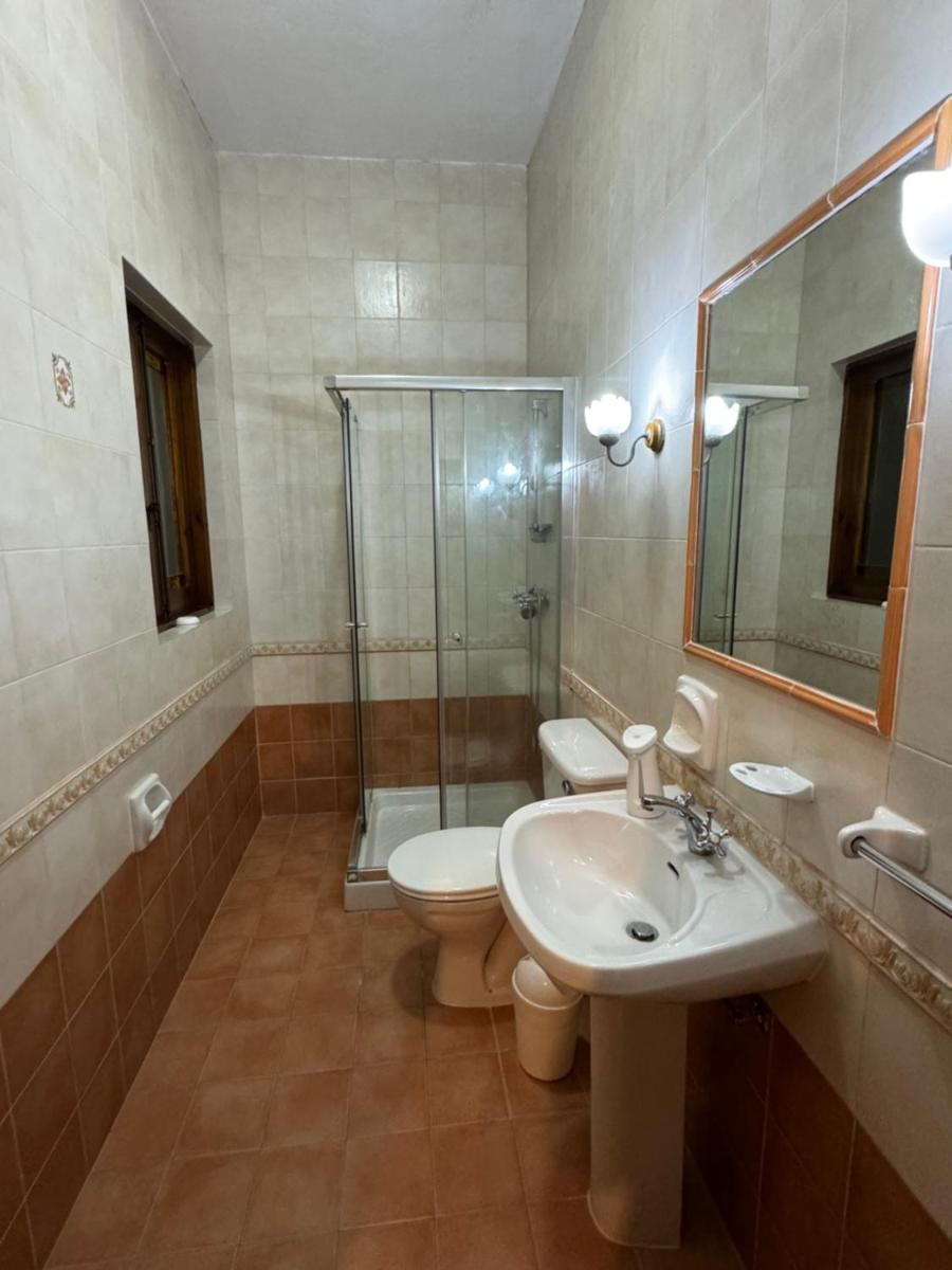 Deluxe Double or Twin Room photo 3