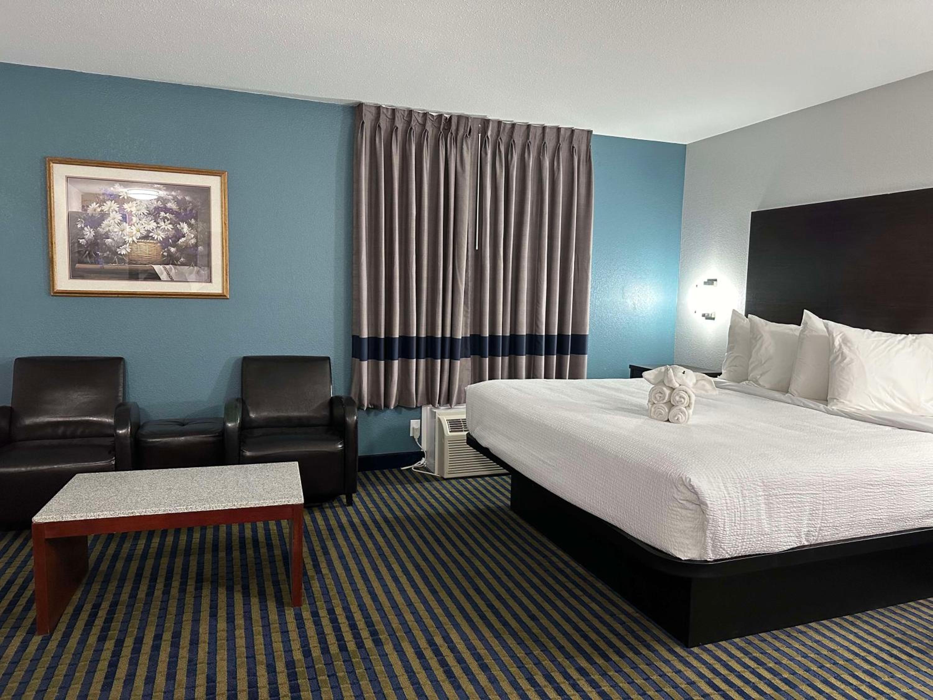 King Room with Walk-in Shower - Disability Access - Photo 6