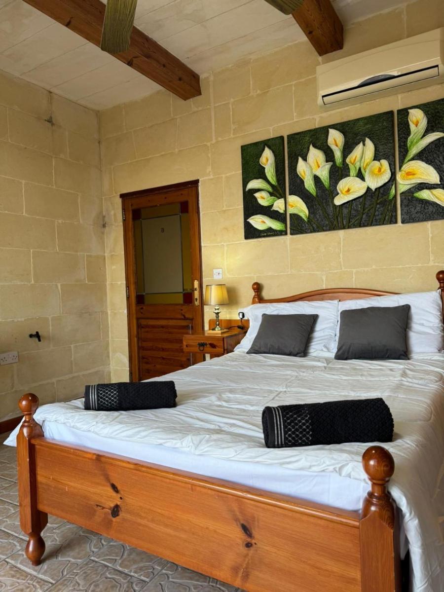 Triple Room with Pool View photo 3