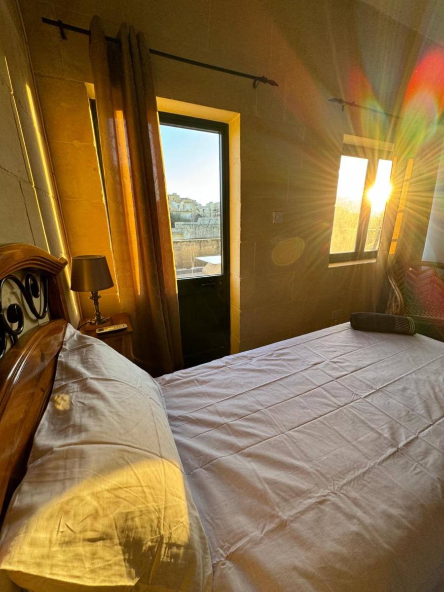 Double or Twin Room with Balcony photo 3
