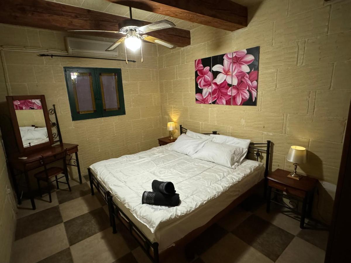 Double Room with Private Bathroom photo 2
