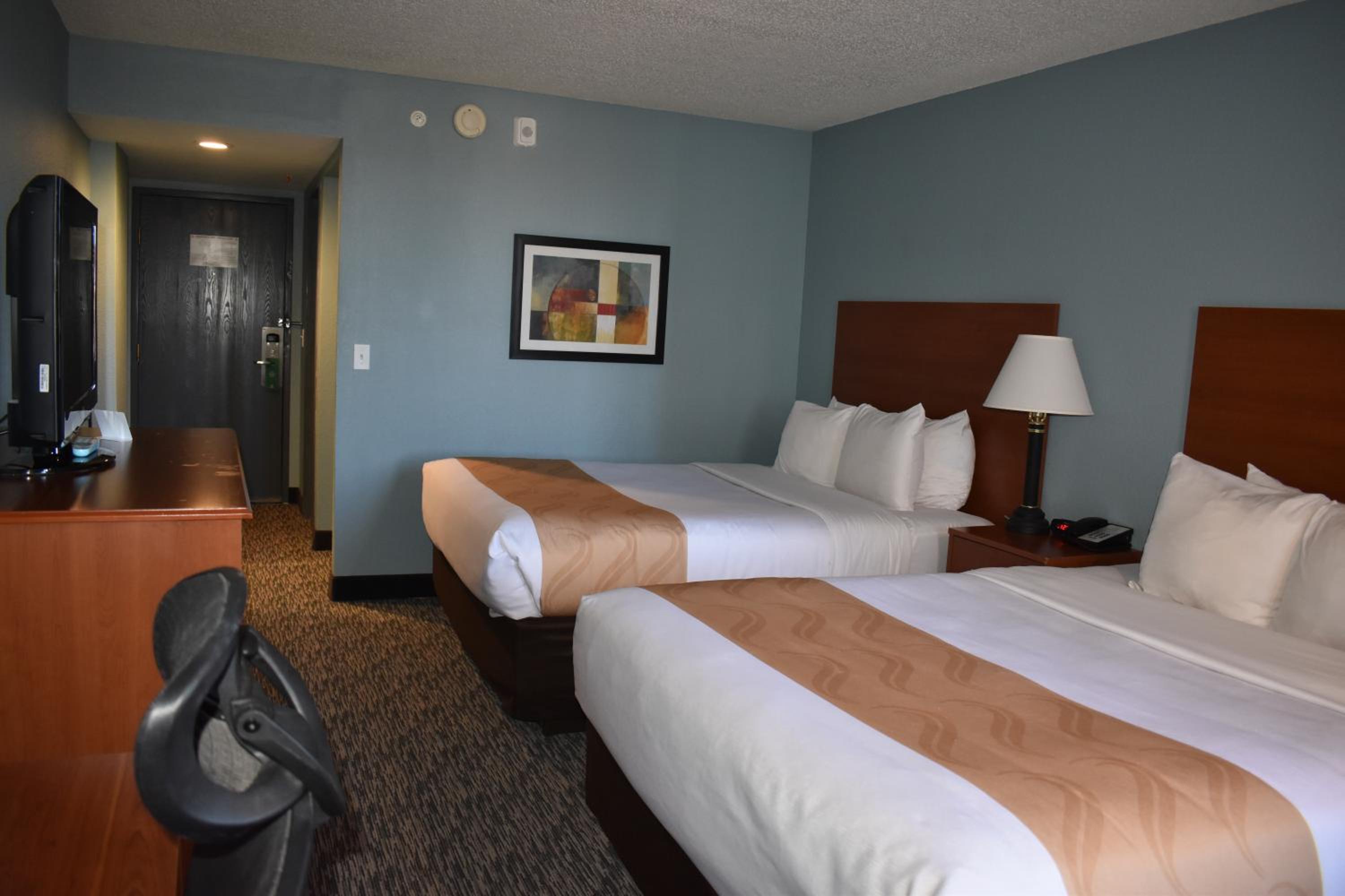 Queen Room with Two Queen Beds - Non-Smoking/Pet Friendly - Photo 1