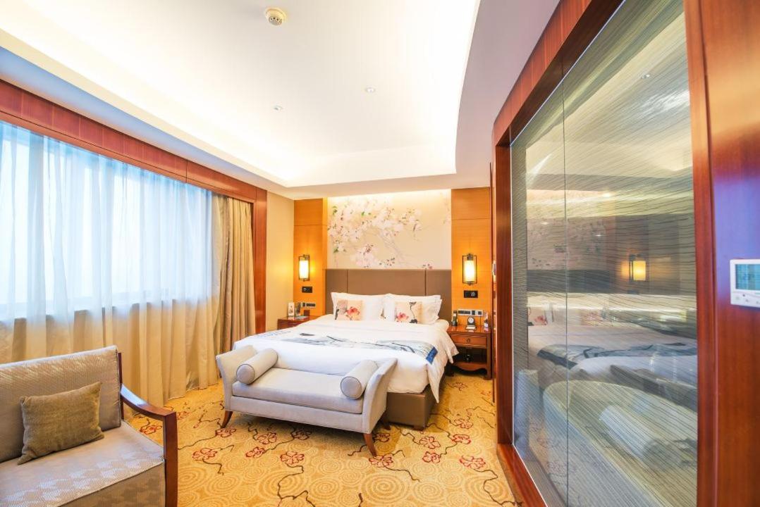 Prestige Suite - Photo 3