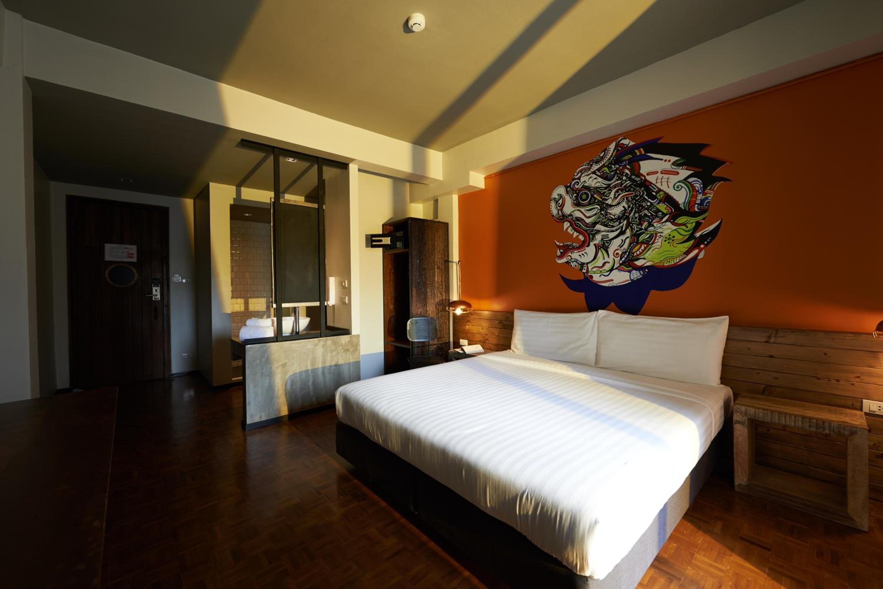 Deluxe Double Room with Balcony photo 3