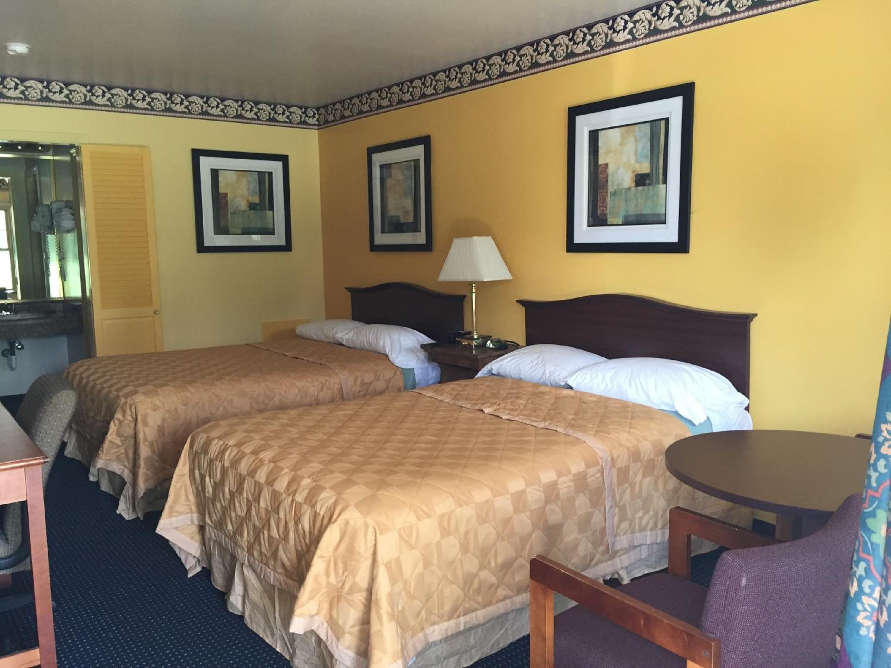 Double Room with Two Double Beds photo 2