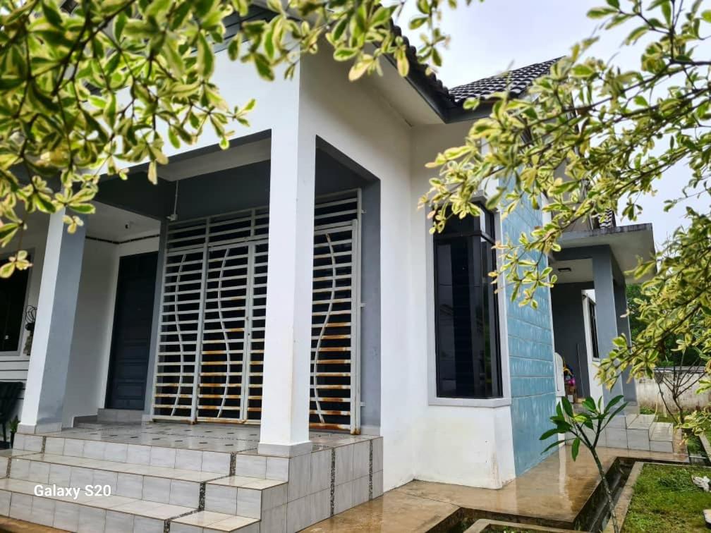 Four-Bedroom House photo 2