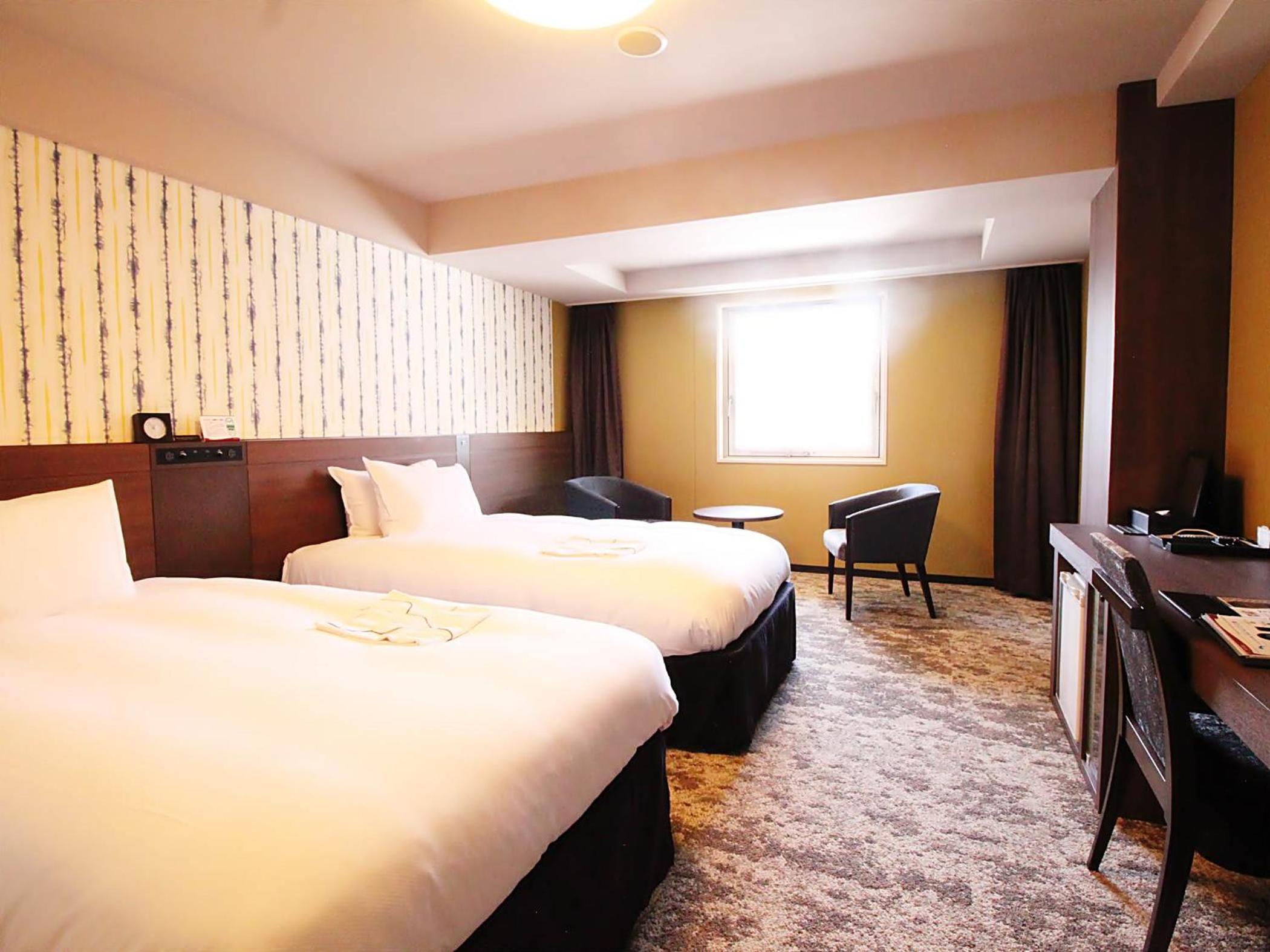 Standard Twin Room - Photo 1
