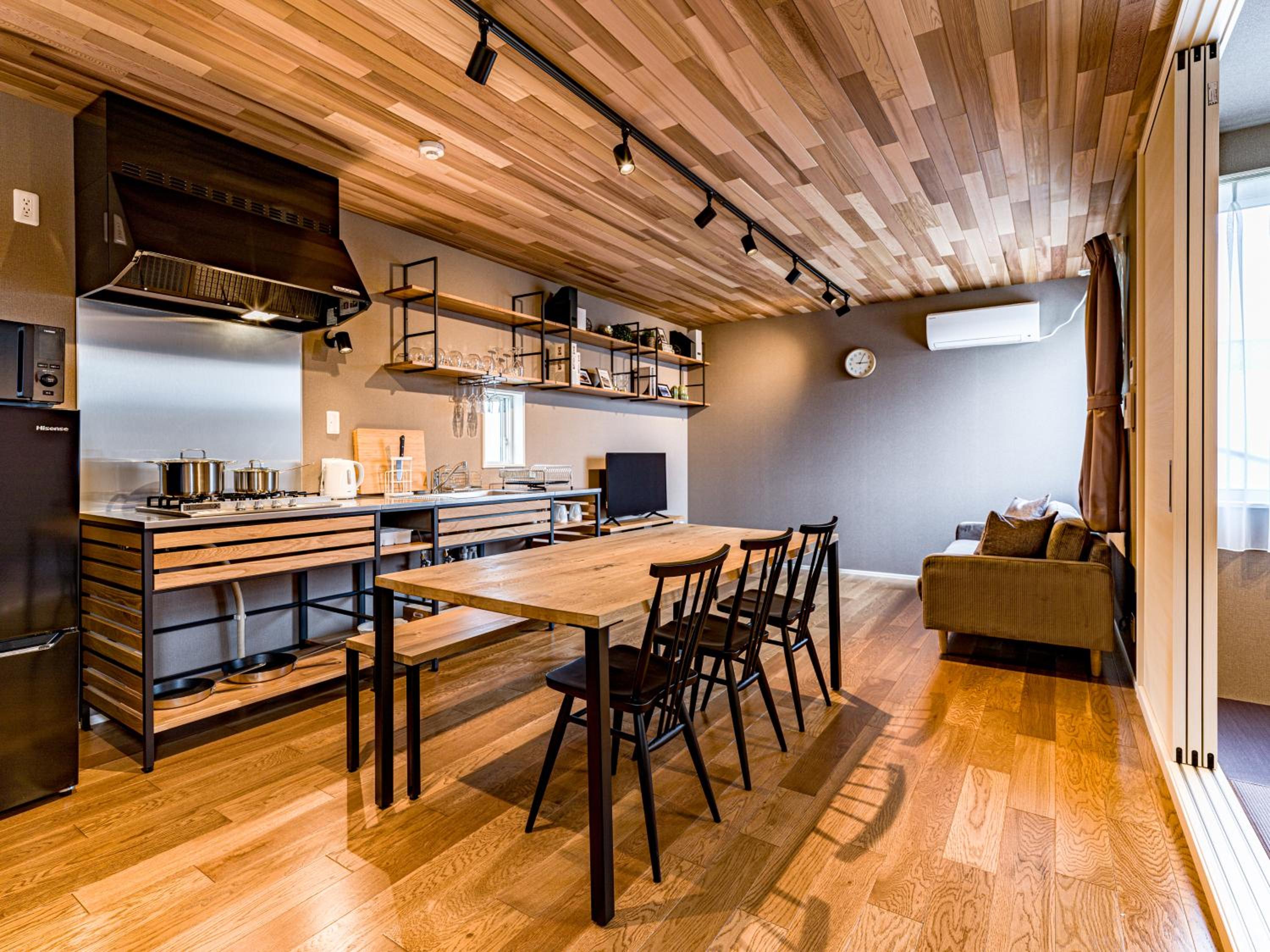 Two-Bedroom Townhouse - Photo 3