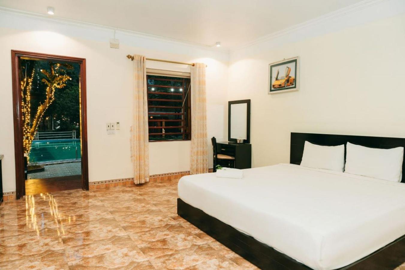 King Room with Pool View photo 3