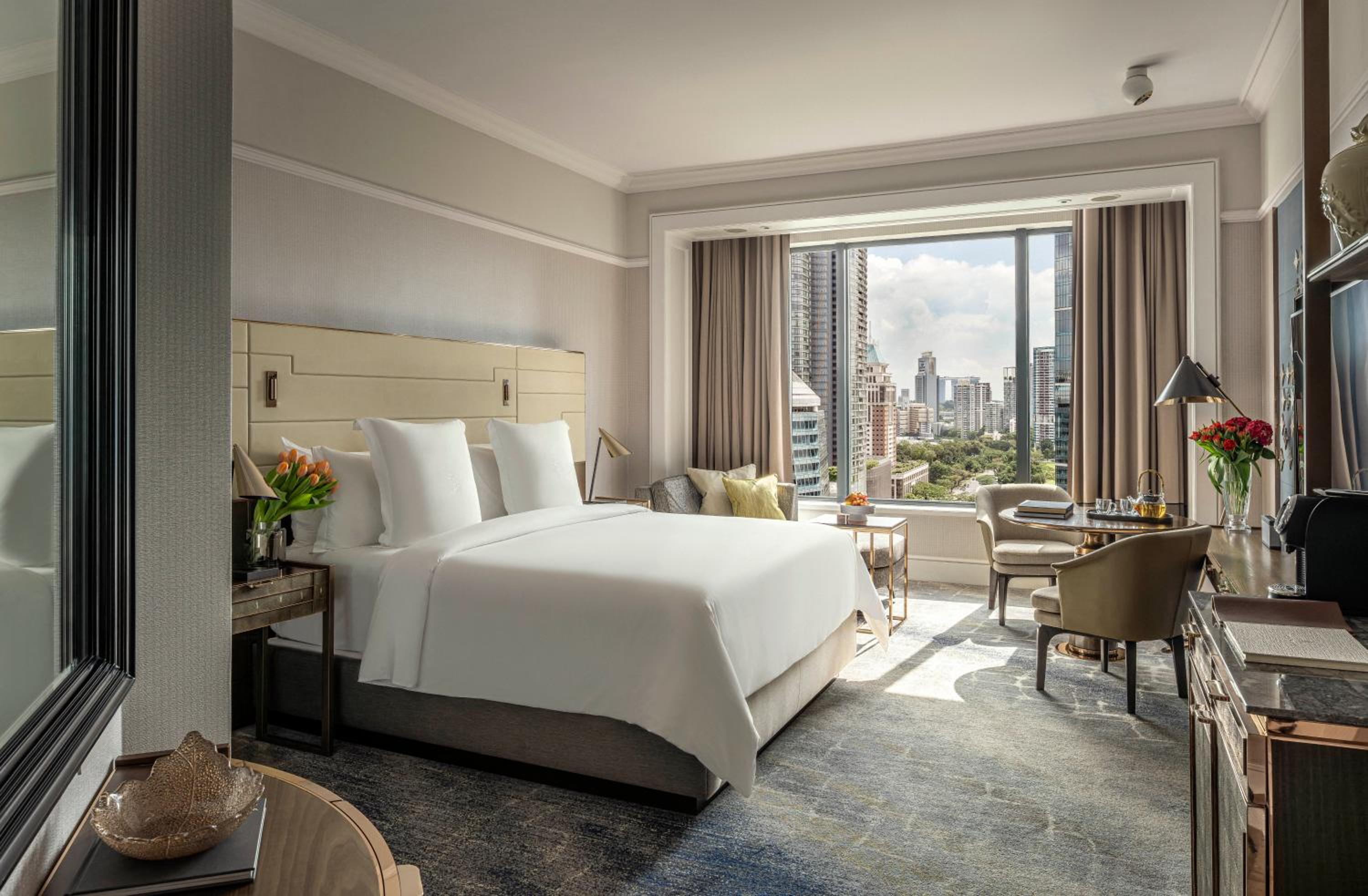 Club King Room with One King Bed (Non Smoking)