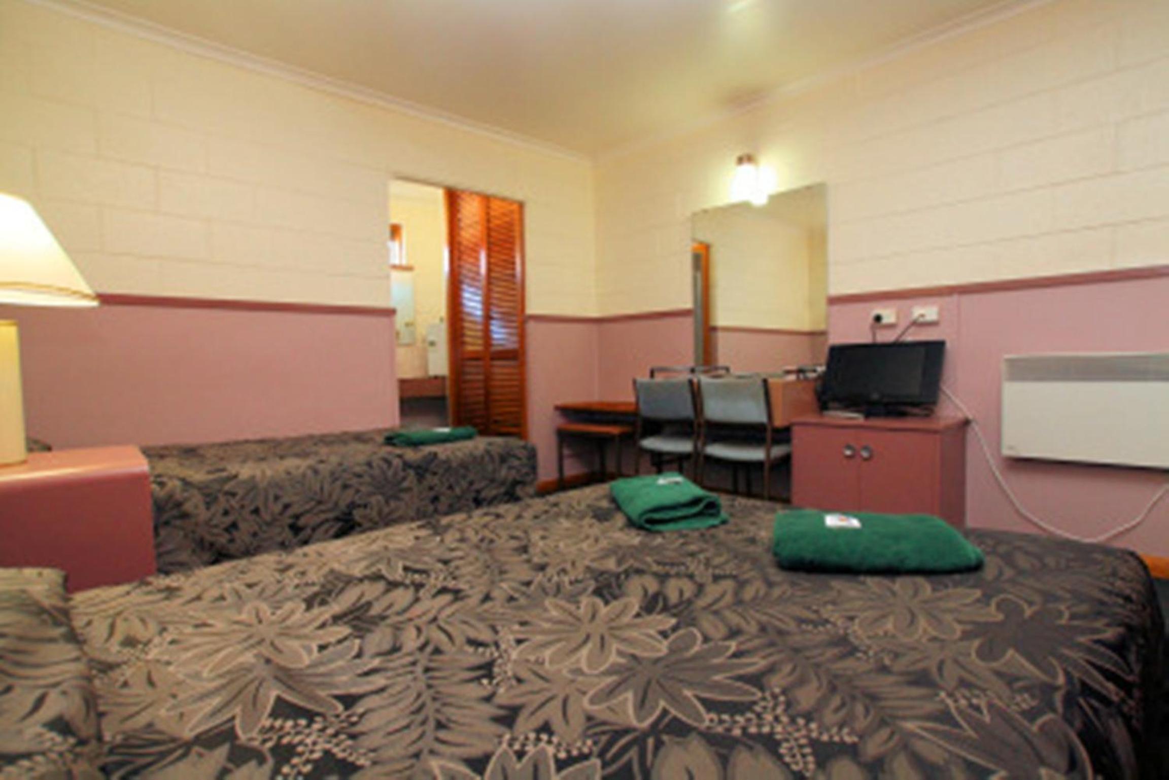 Standard Twin Room photo 2