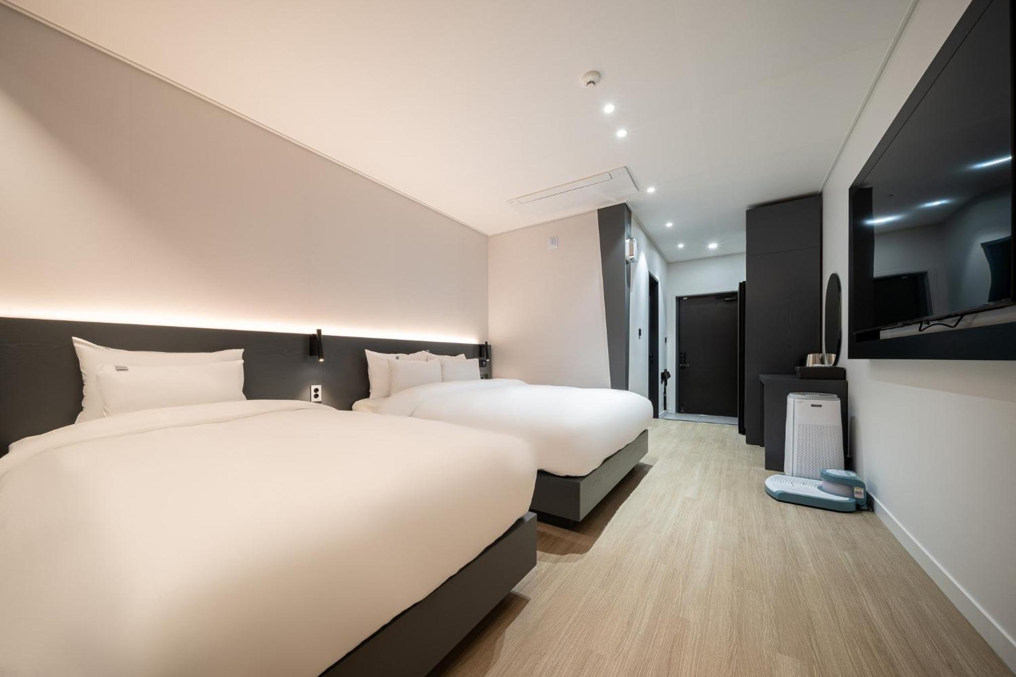 Suite Twin Room photo 1