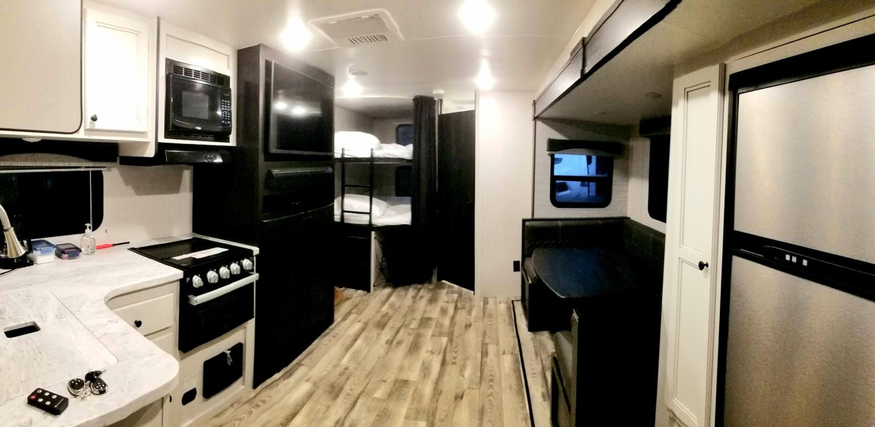 Mobile Home photo 3
