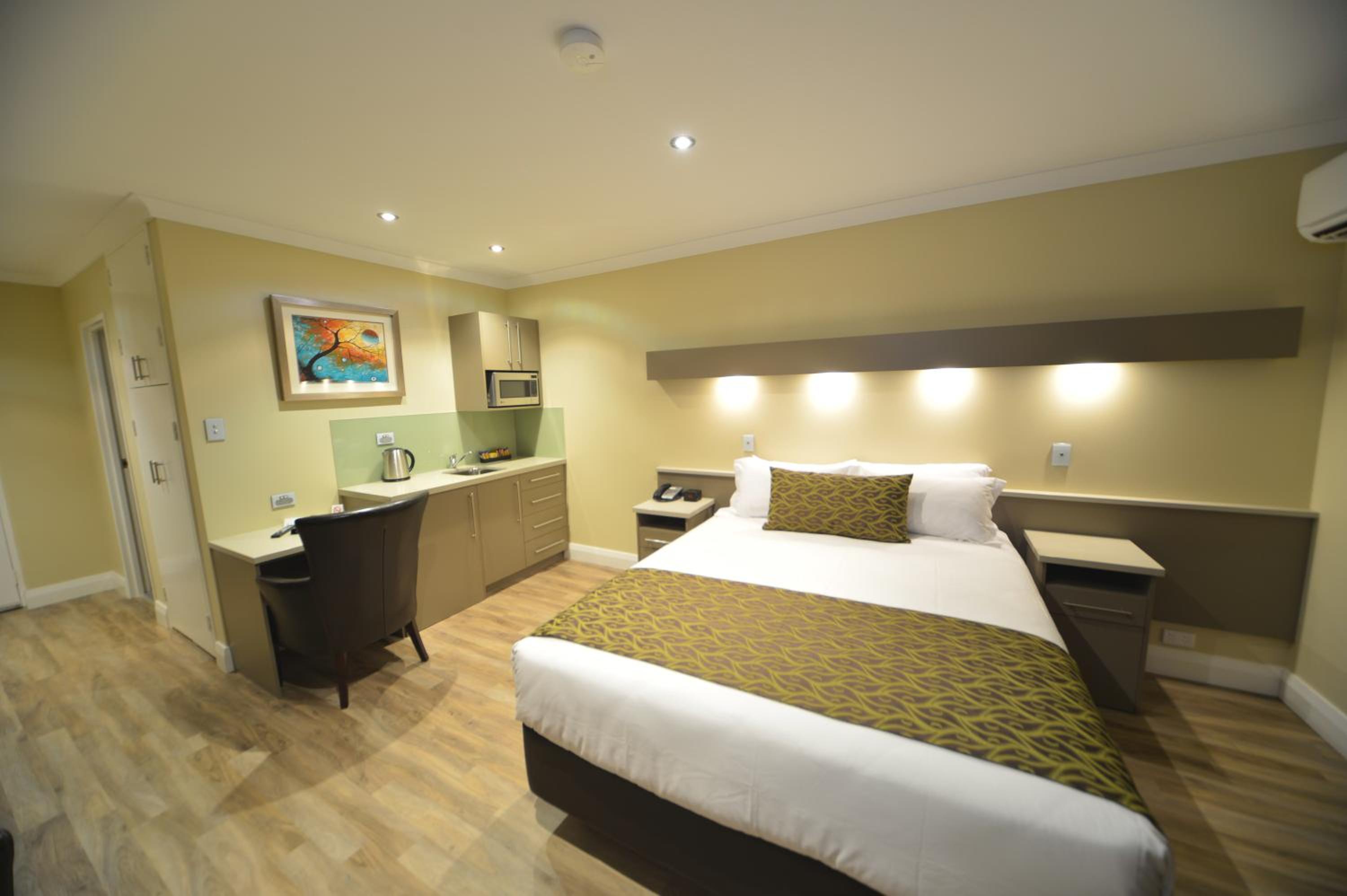 Deluxe King Room