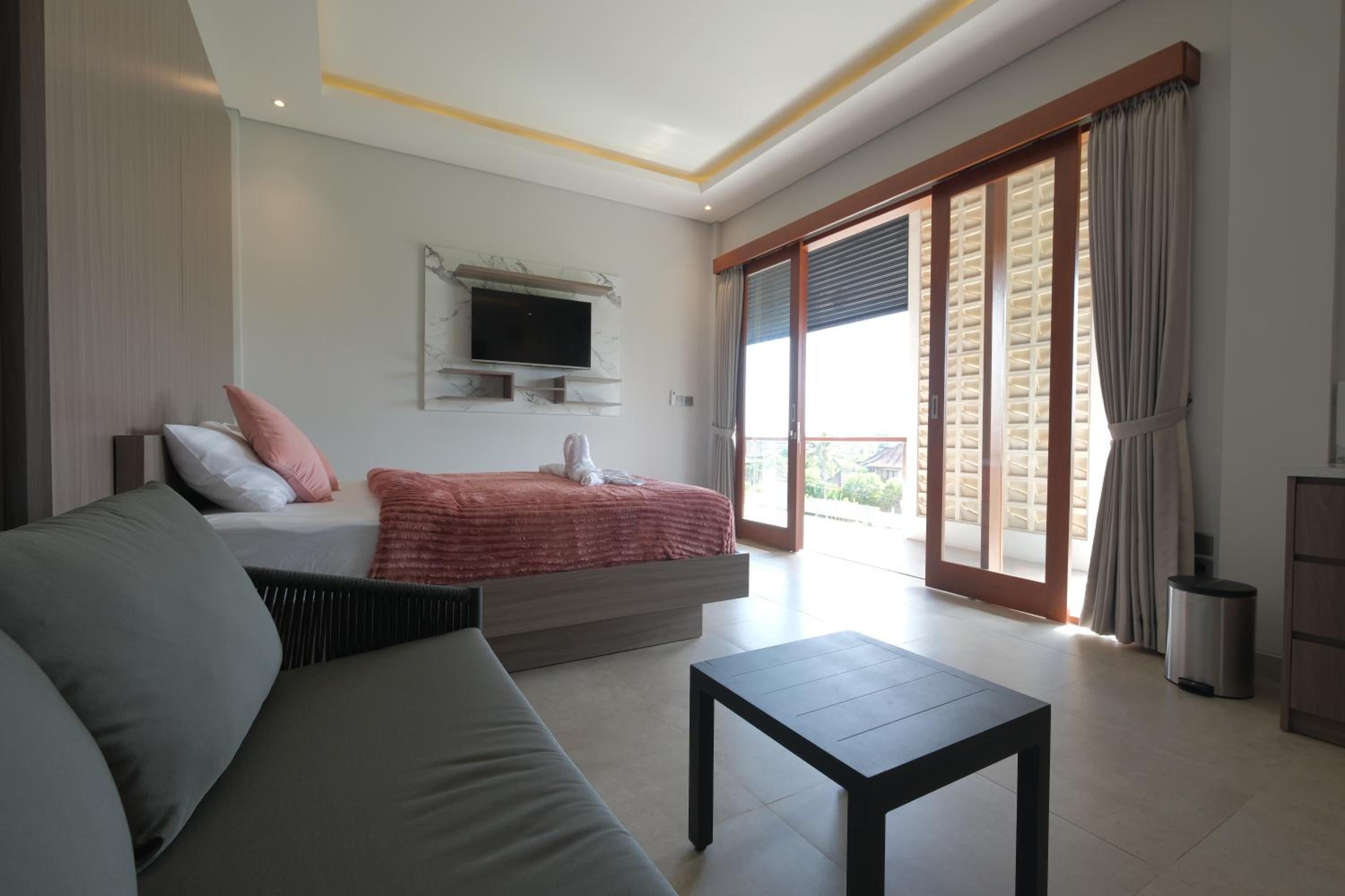 Superior Double Room with Two Double Beds - Photo 2