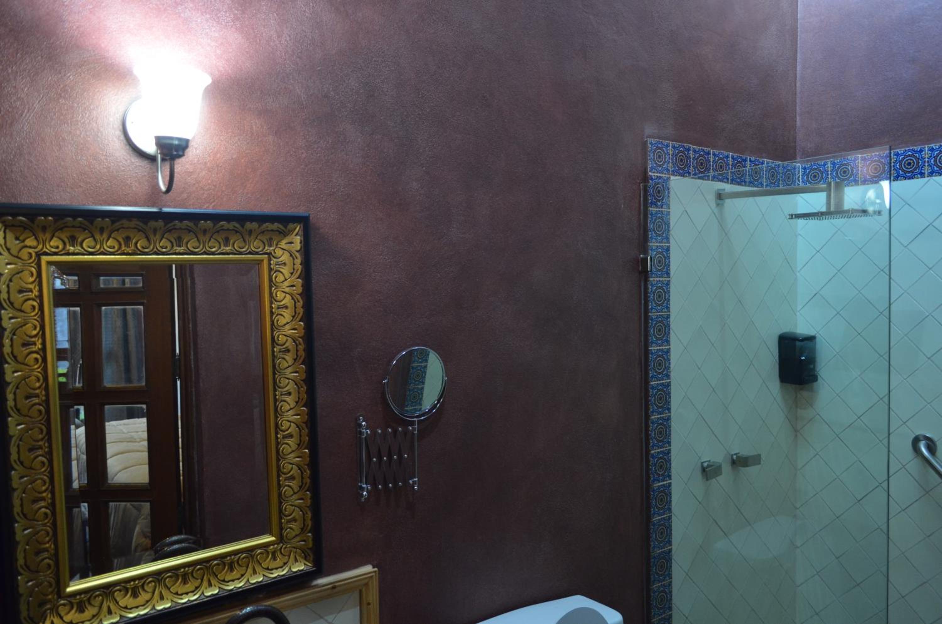 Superior King Suite - Photo 3
