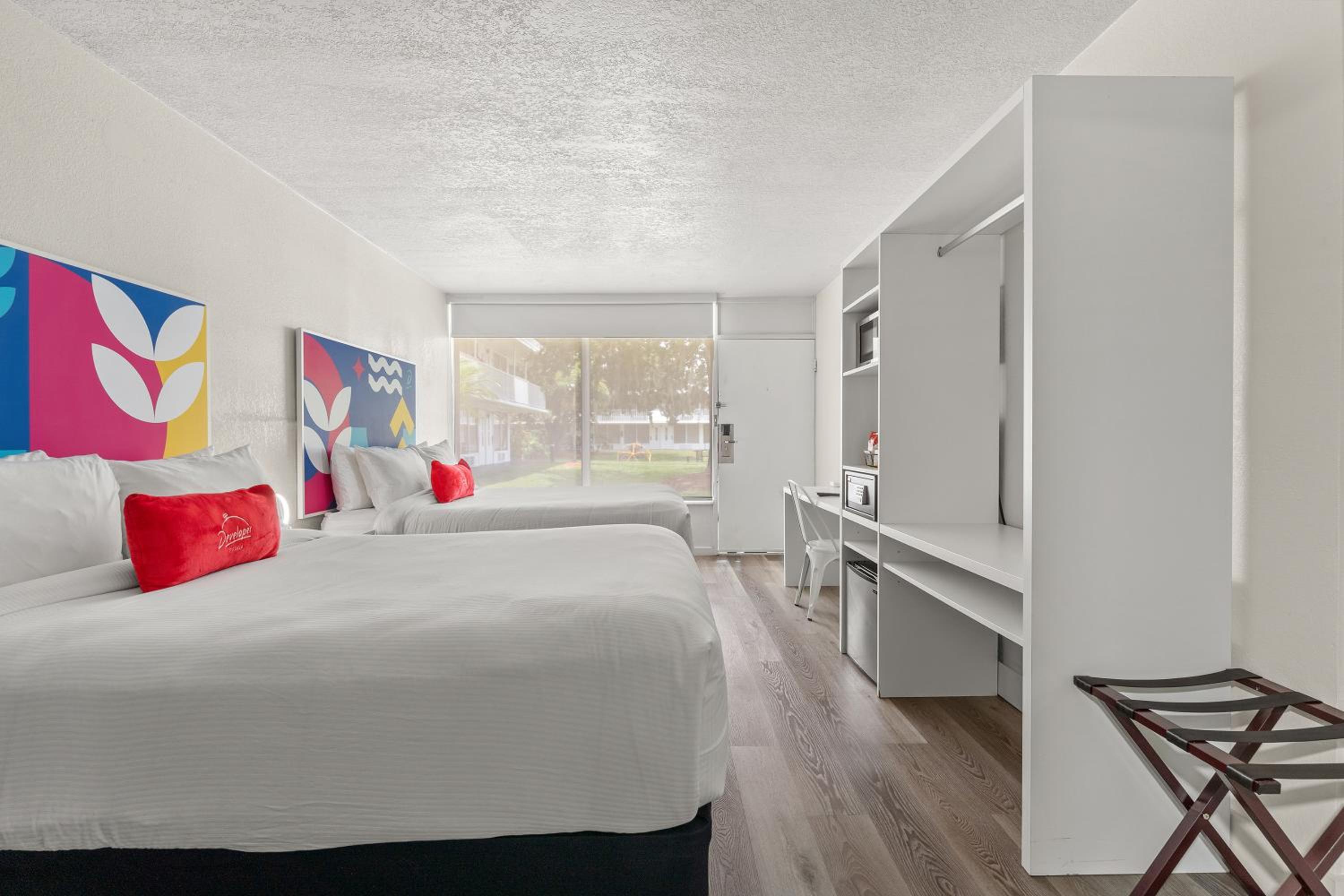 Double Room with Pool View - Photo 1