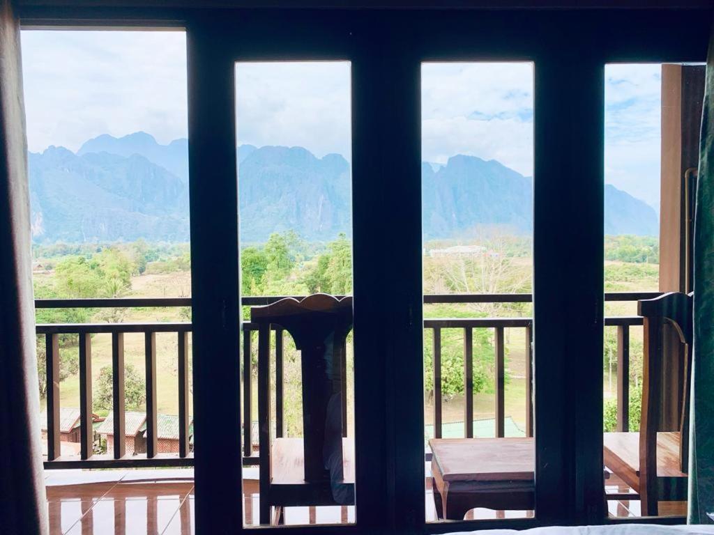 Family Room With Mountain View photo 3