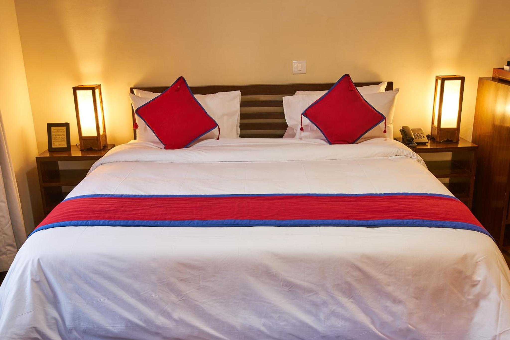 Deluxe King Room photo 1