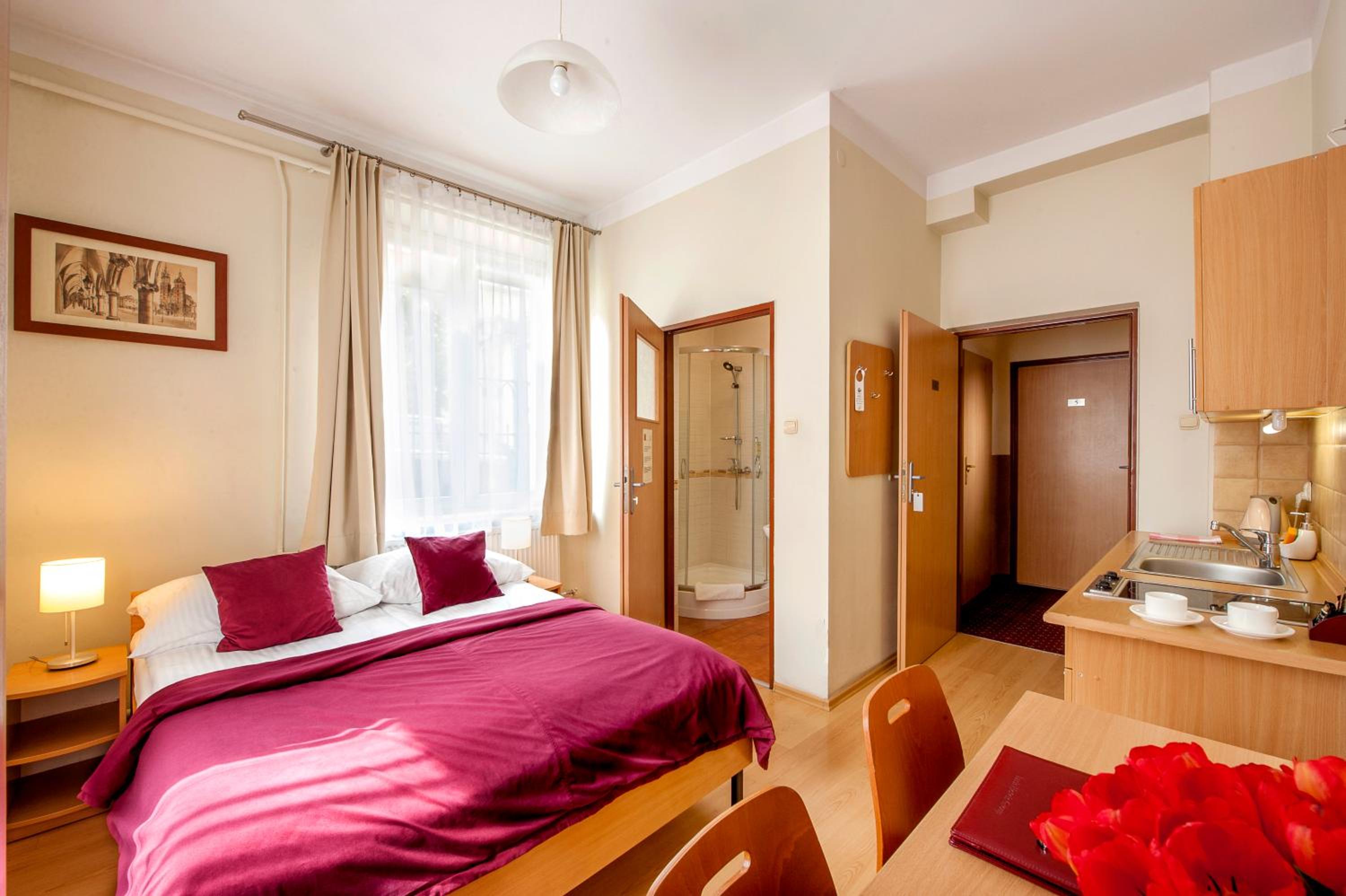 Double or Twin Room - Photo 11