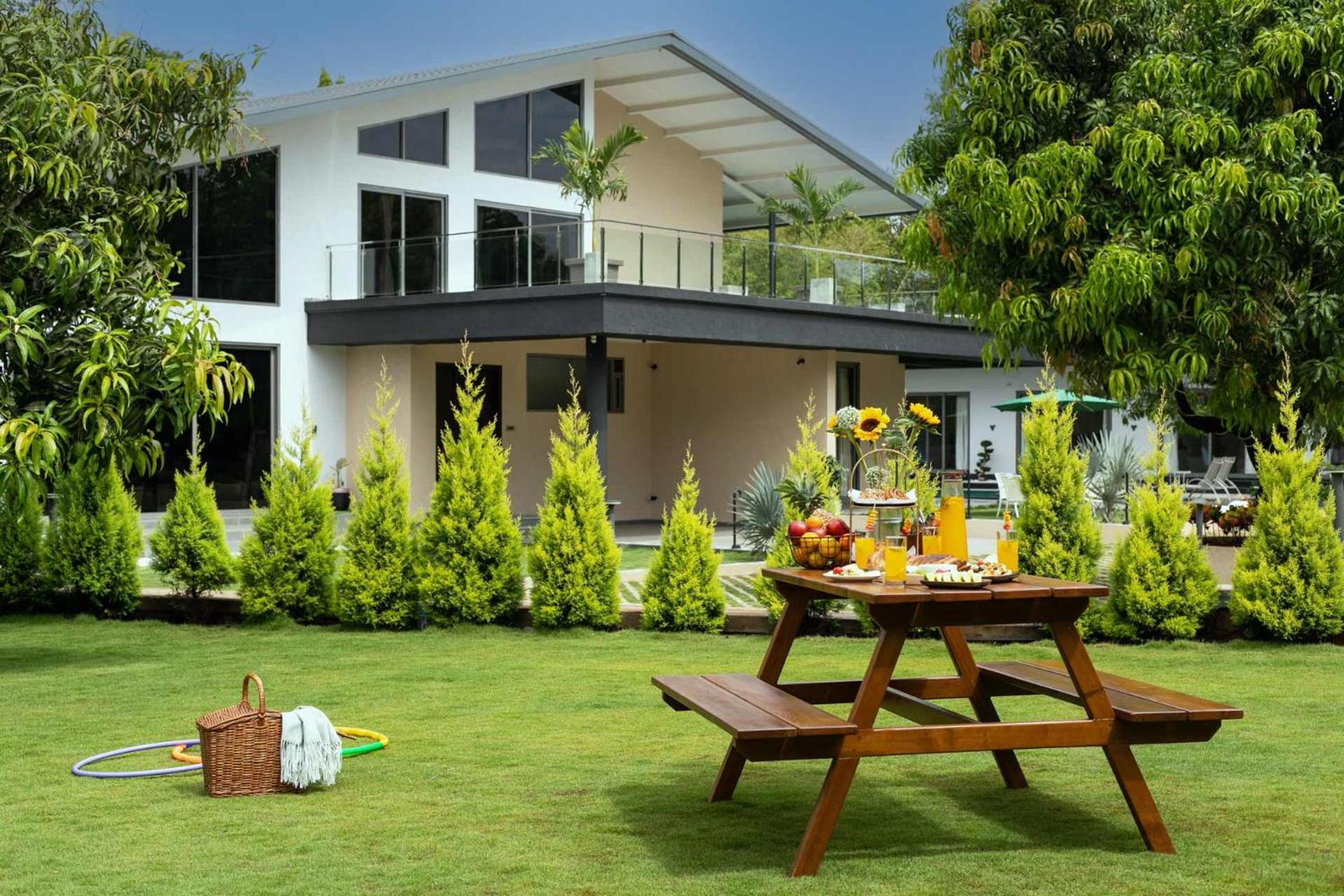 Villa photo 2