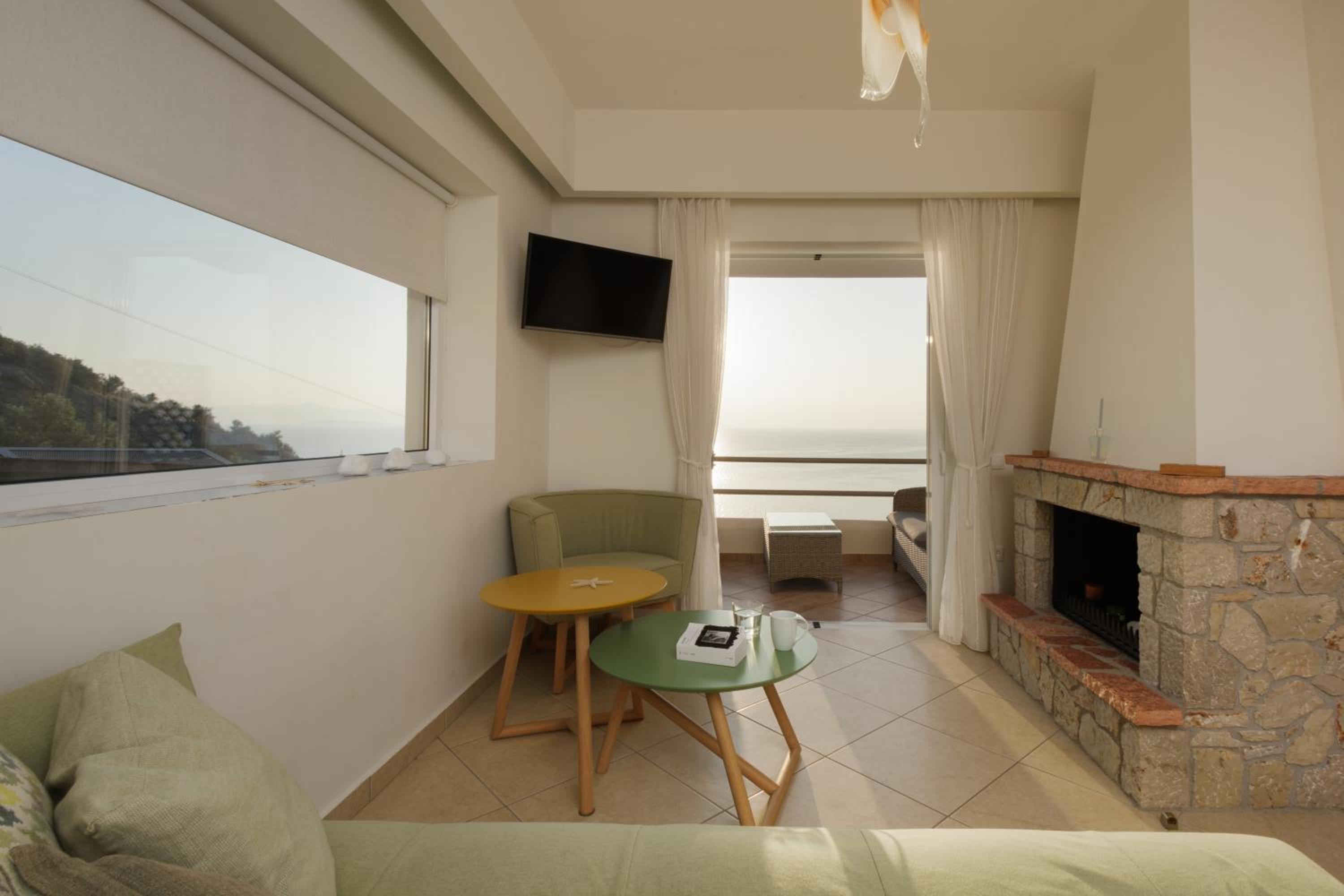 Deluxe Suite with Sea View