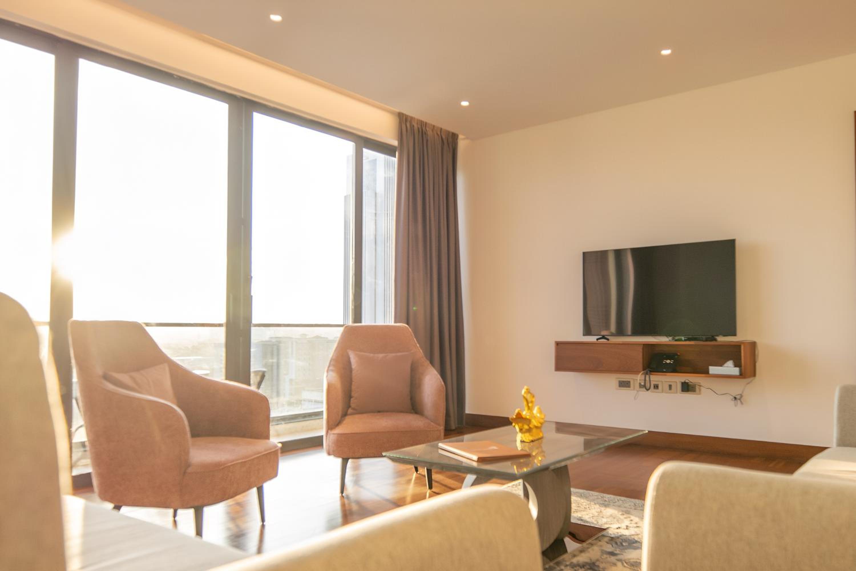 One-Bedroom Apartment - Photo 4