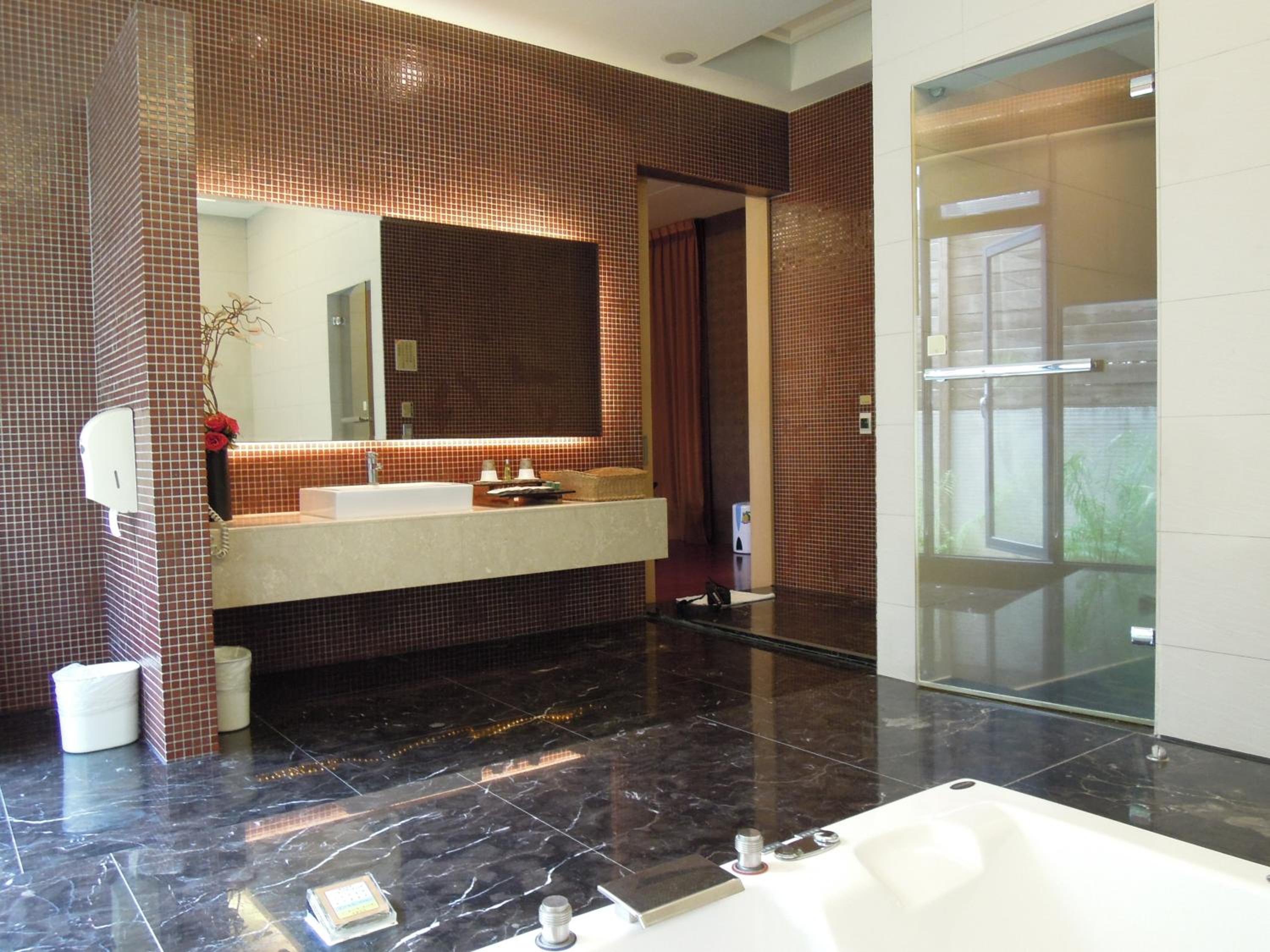 Deluxe Double Room - Photo 16