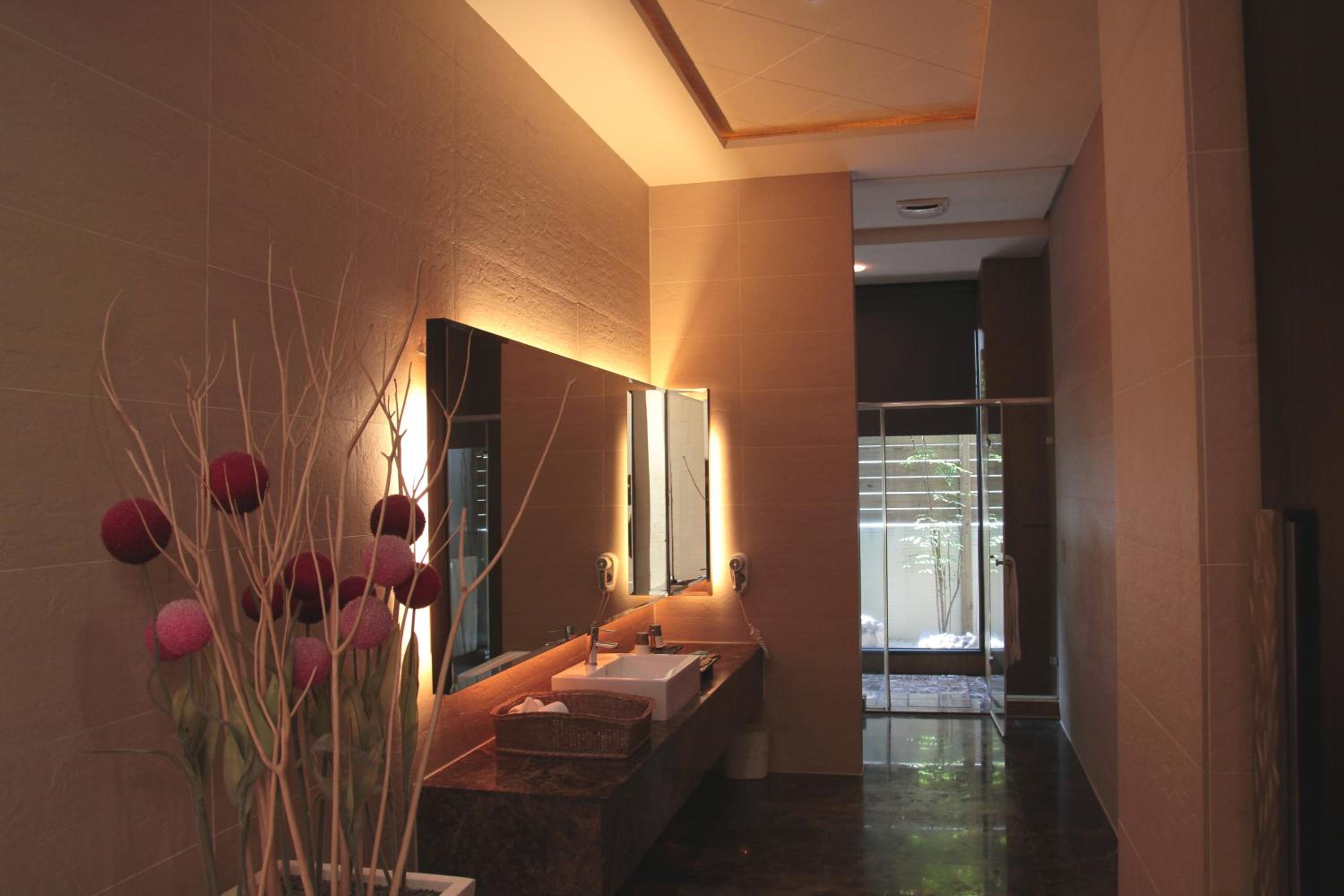 Deluxe Double Room - Photo 17